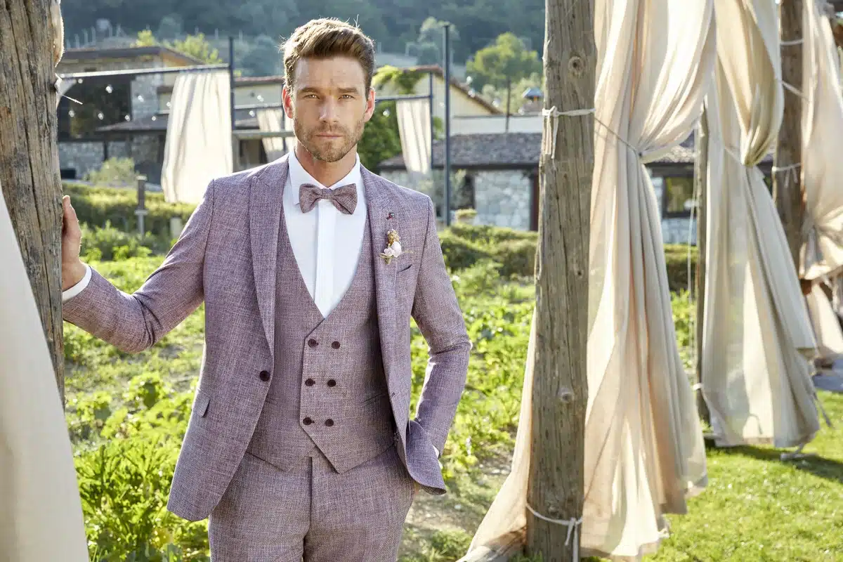 Traje de Novio Burdeos