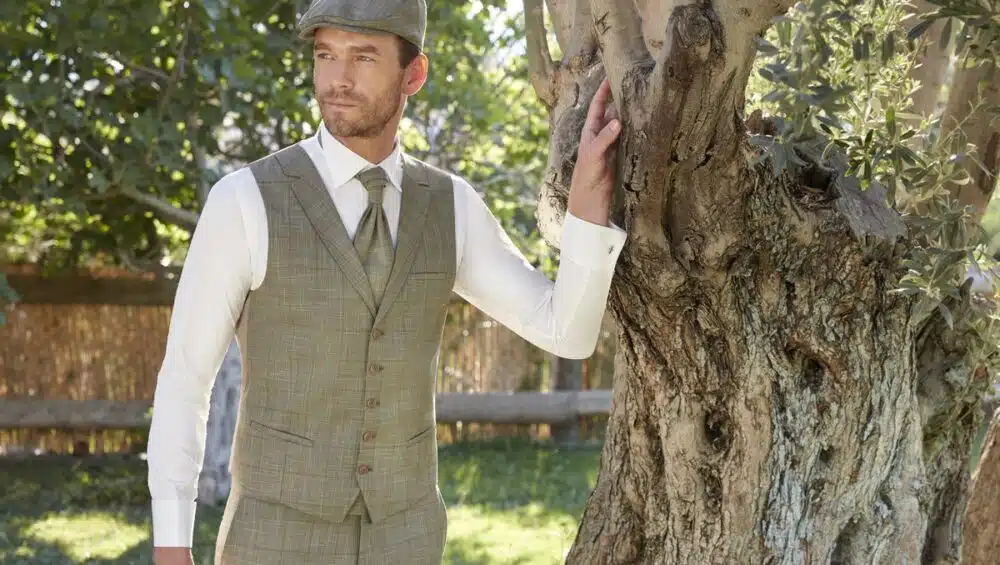 Traje de novio verde