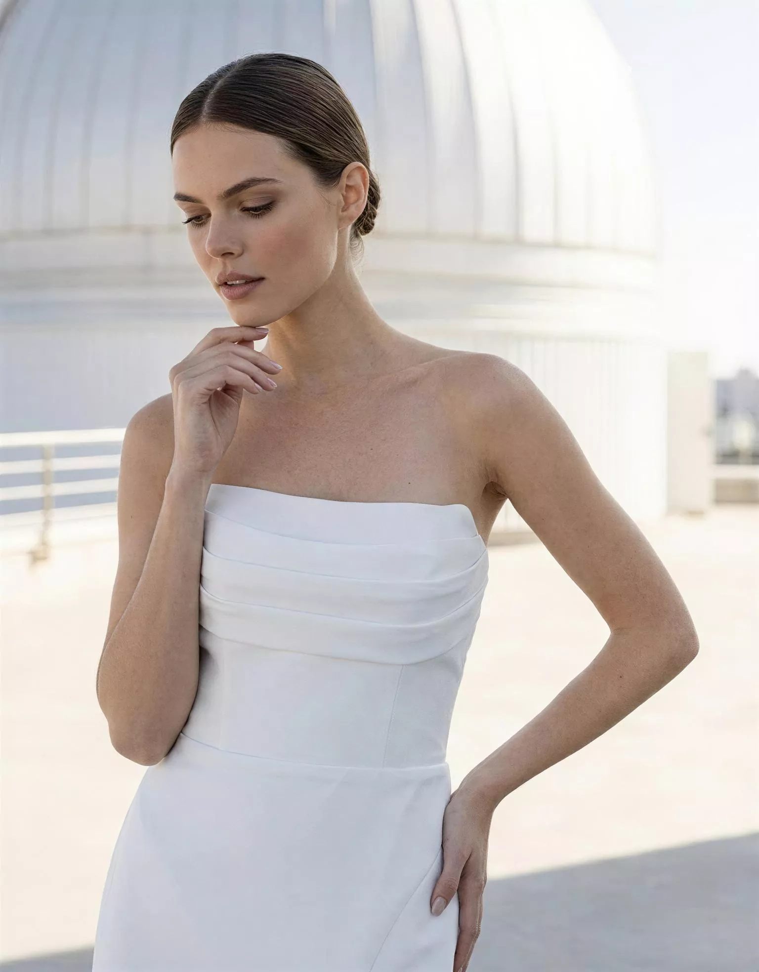 vestido-novia-burundi-atelierromance-crepé-escoterecto-espaldacorsé-atelierdebodas