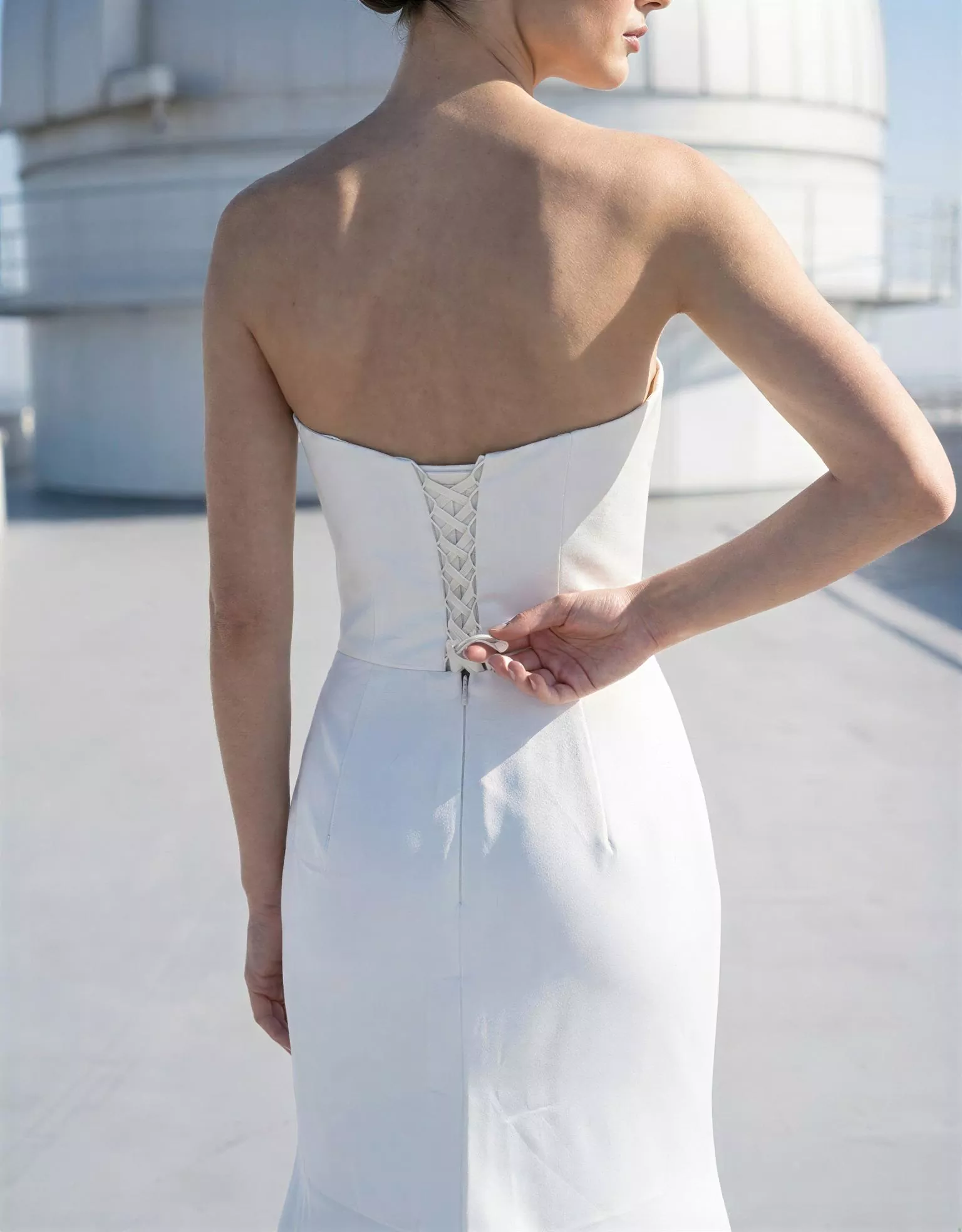 vestido-novia-burundi-atelierromance-crepé-escoterecto-espaldacorsé-atelierdebodas