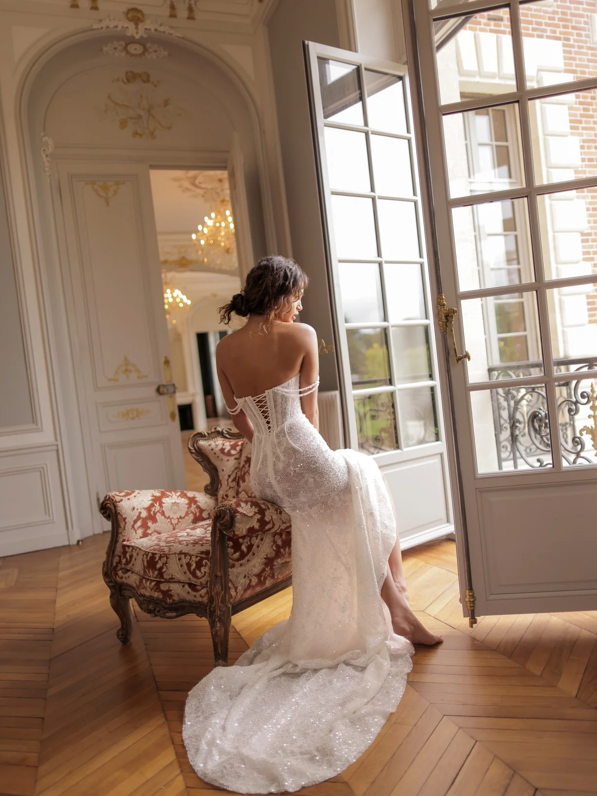 wona_white_swan_ranelle_3.jpg