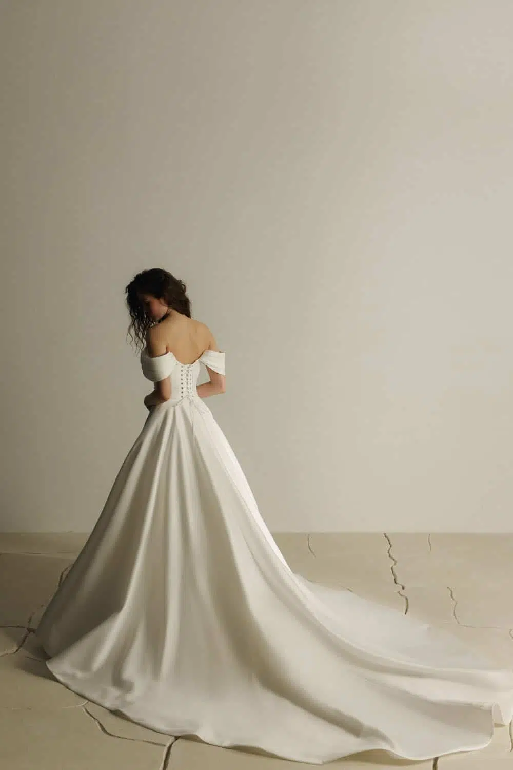 eva_lendel_kiss_of_silence_devon_4
