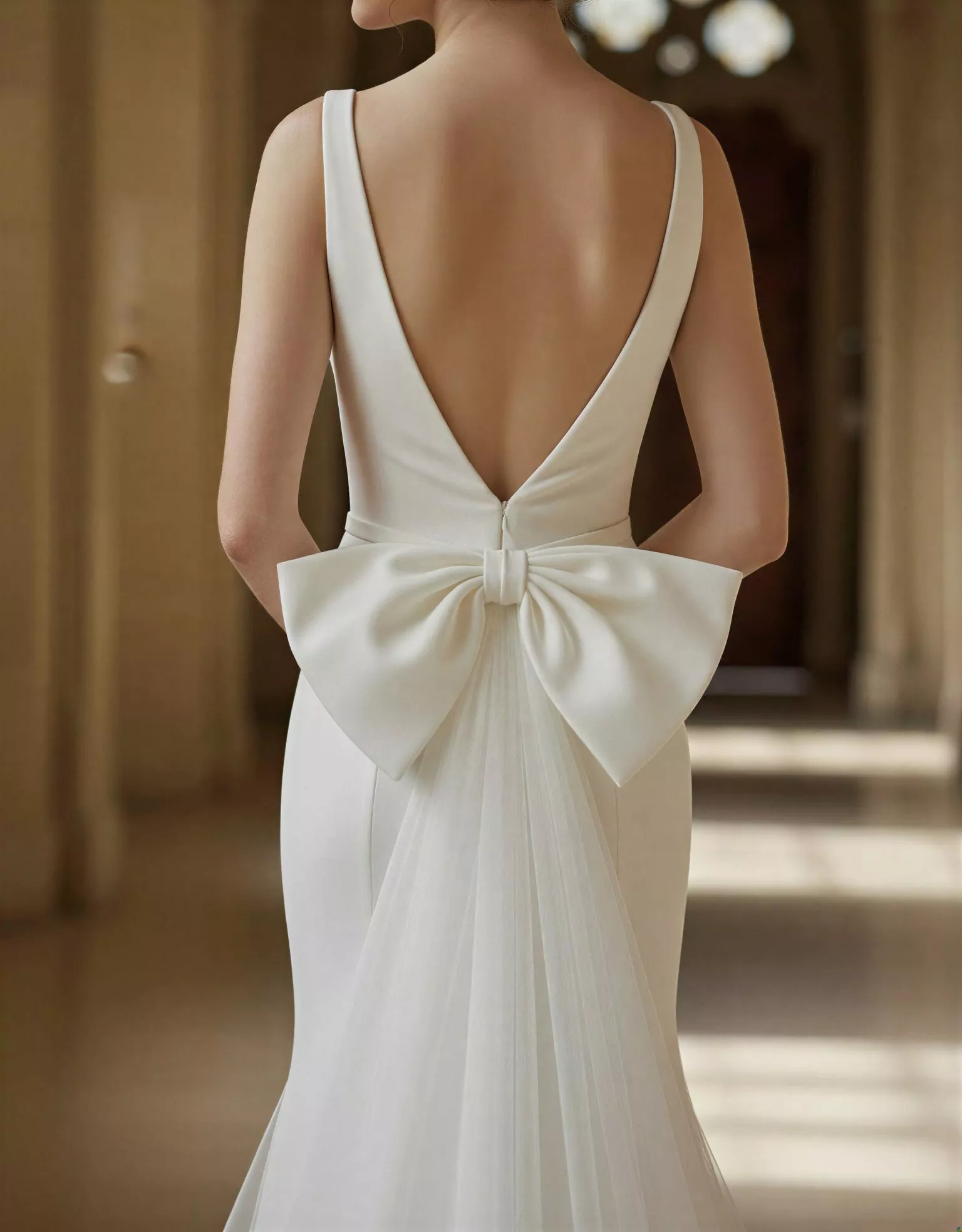 vestido-novia-ralda-atelierromance-satén-escotecorazón-espaldaenv-atelierdebodas