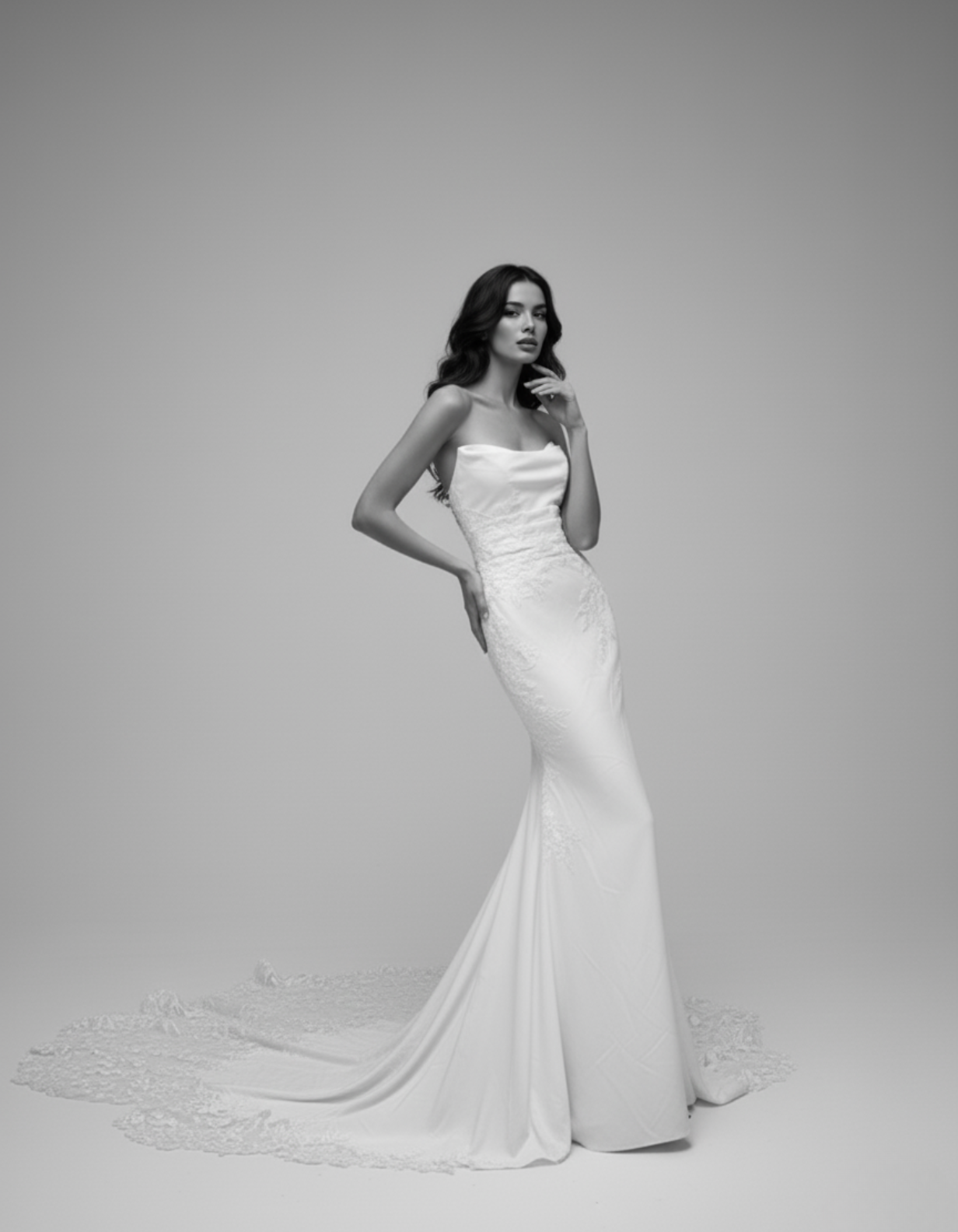 criselda_Vestido_Novia_ crepe_palabradehonor_espaldarecta-atelierdebodas.jpg