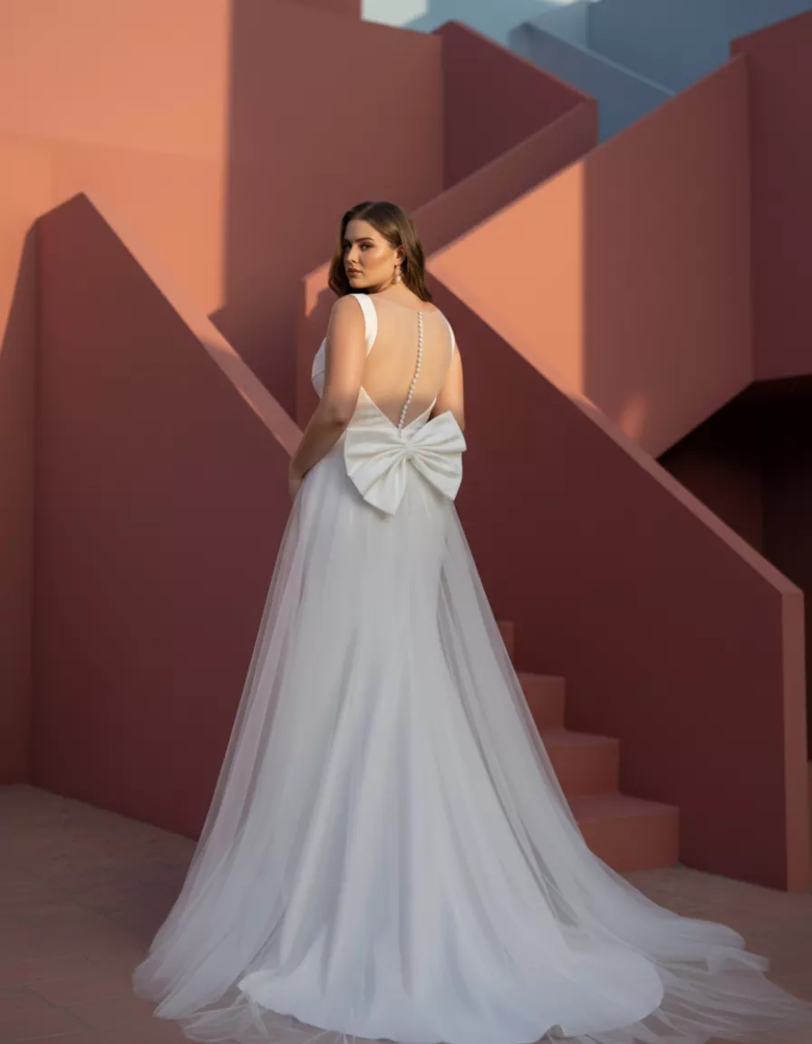vestido-novia-yovanna-ateliercurvy-encaje-escoteV-espaldadescubierta-atelierdebodas