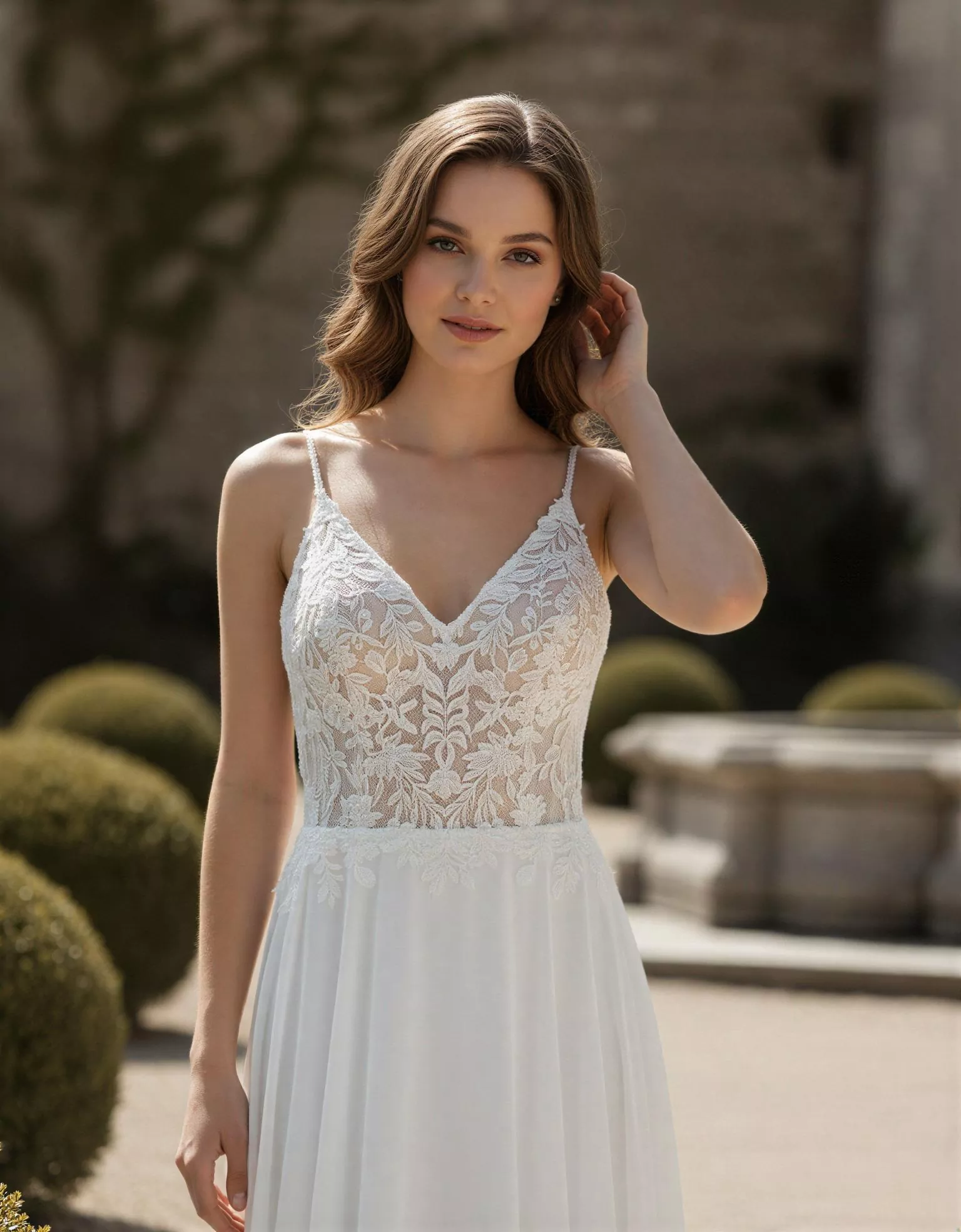 vestido-novia-ryva-atelierromance-encaje-escotev-espaldaabierta-atelierdebodas