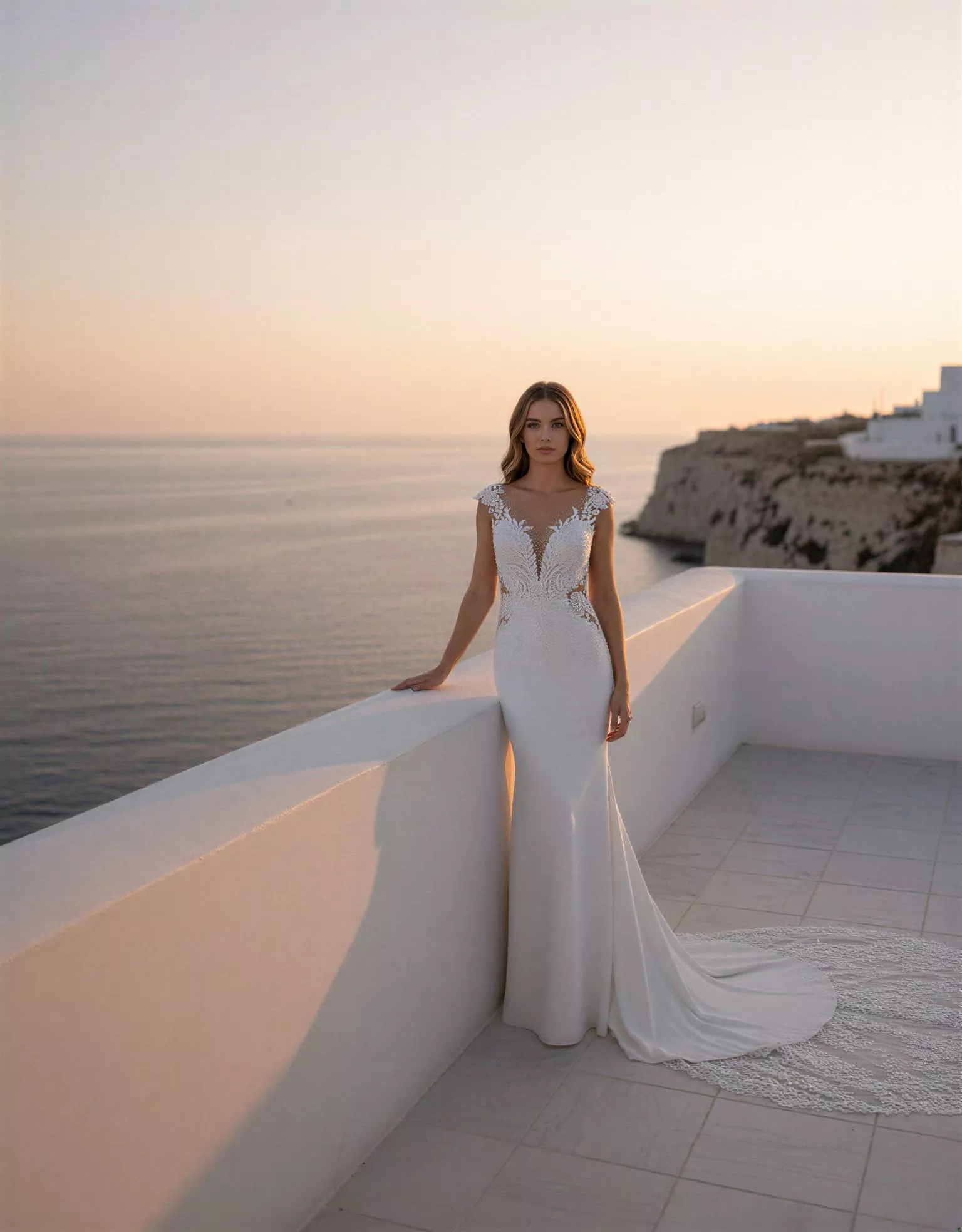 vestido-novia-carmeline-ateliercouture-encaje-escotev-espaldaenv-atelierdebodas