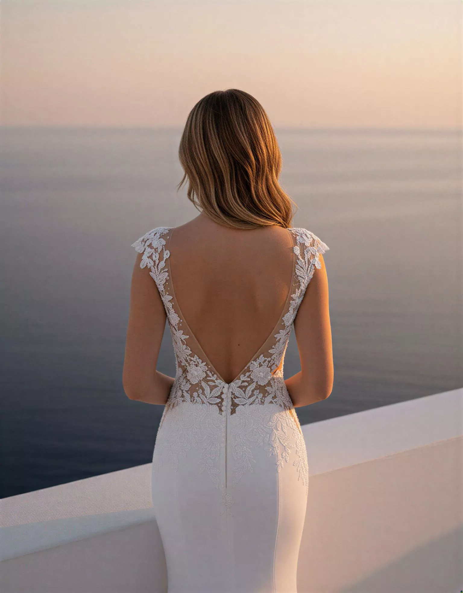 vestido-novia-carmeline-ateliercouture-encaje-escotev-espaldaenv-atelierdebodas