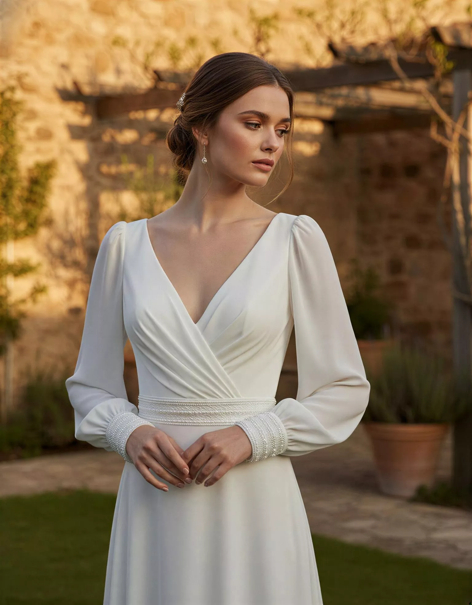 vestido-novia-briseis-atelierboheme-crepé-escoteenv-espaldaenv-atelierdebodas