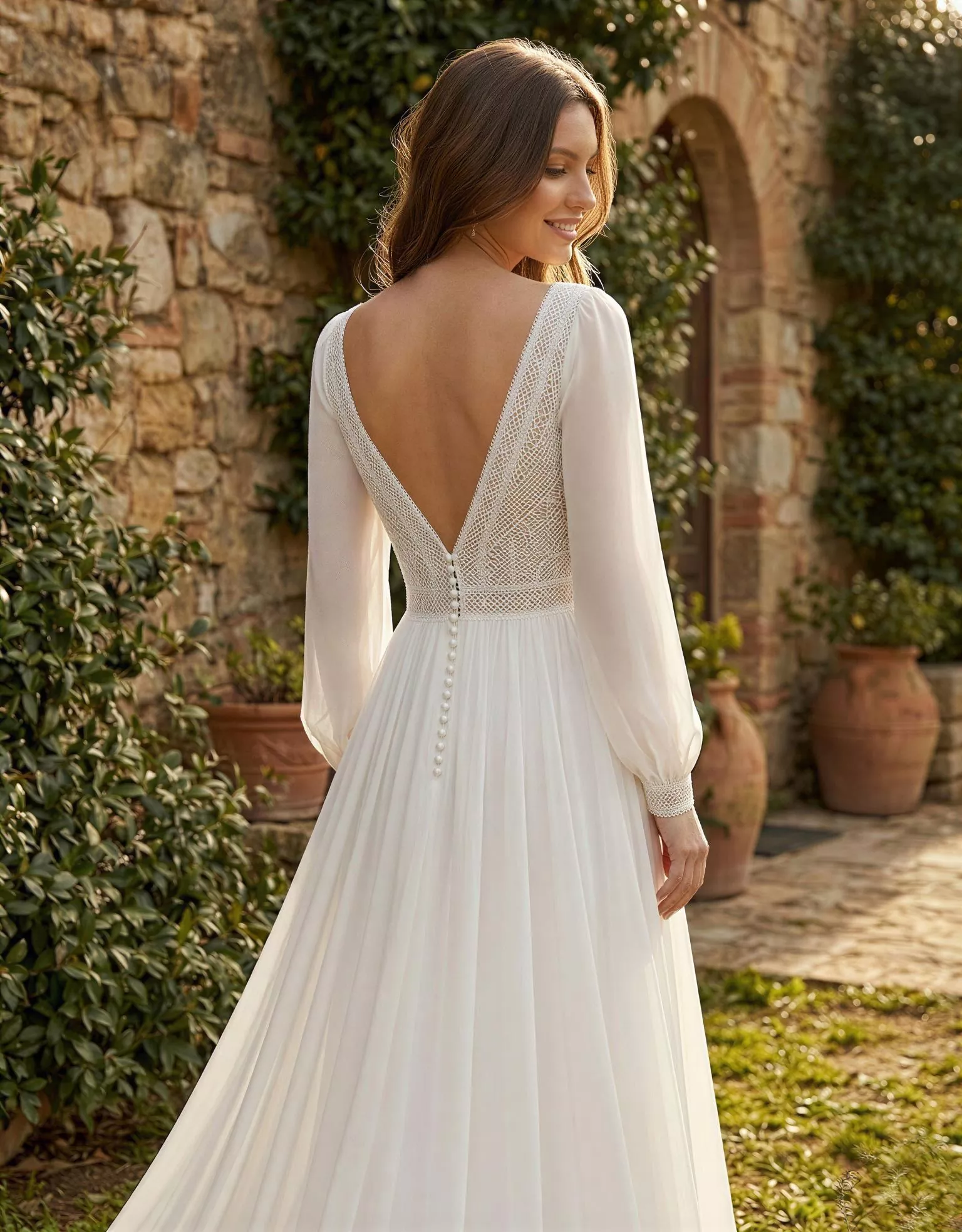 vestido-novia-belora-atelierboheme-encaje-escoteenv-espaldaenv-atelierdebodas