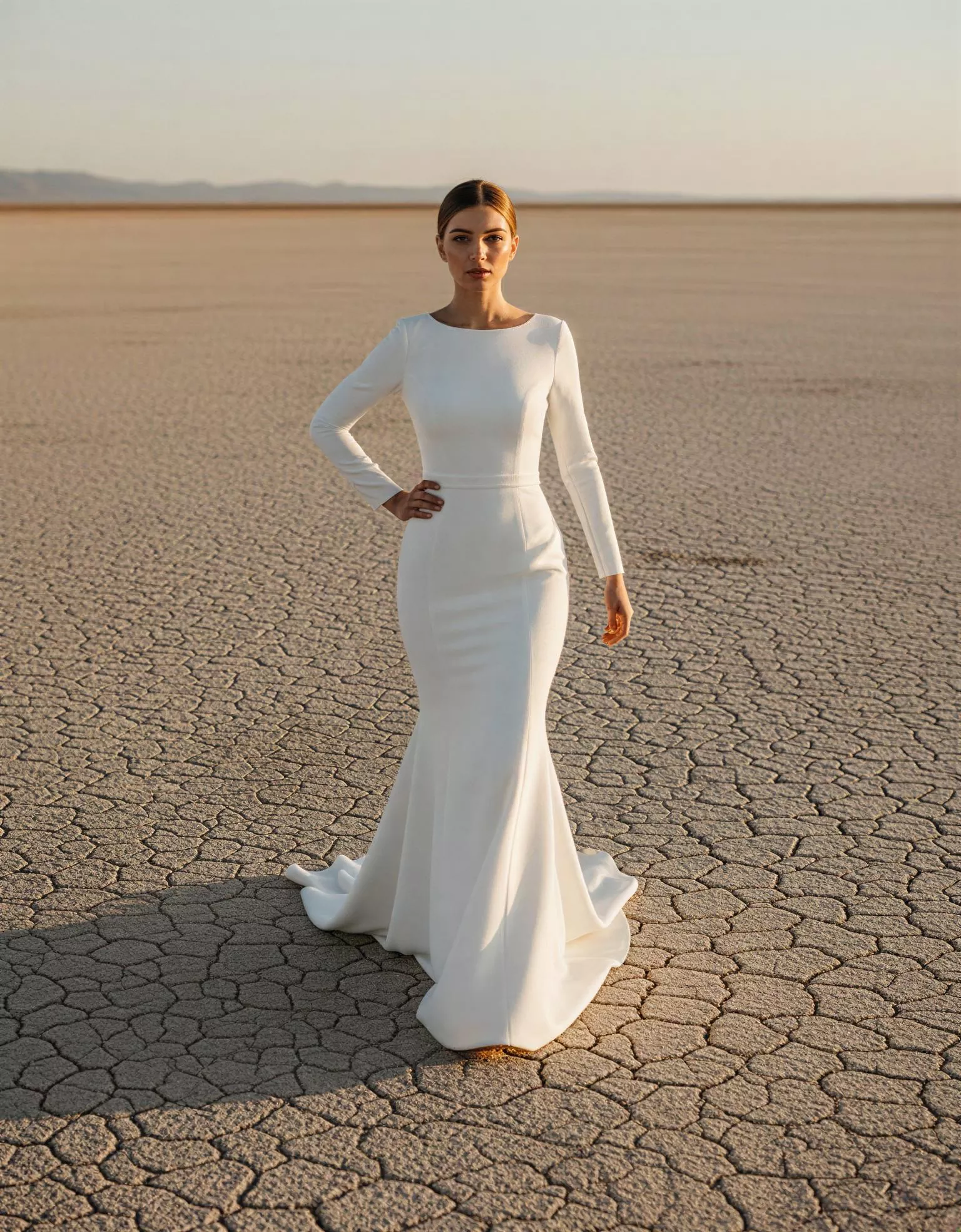 vestido-novia-danika-atelierromance-satén-escotecerrado-espaldacerrada-atelierdebodas