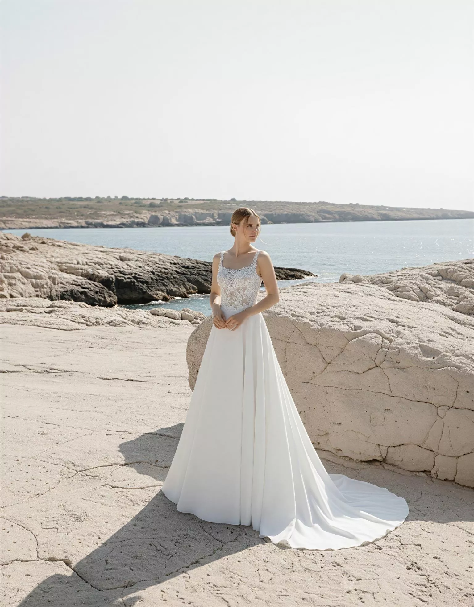 vestido-novia-talise-atelierromance-encaje-escotecerrado-espaldaenu-atelierdebodas