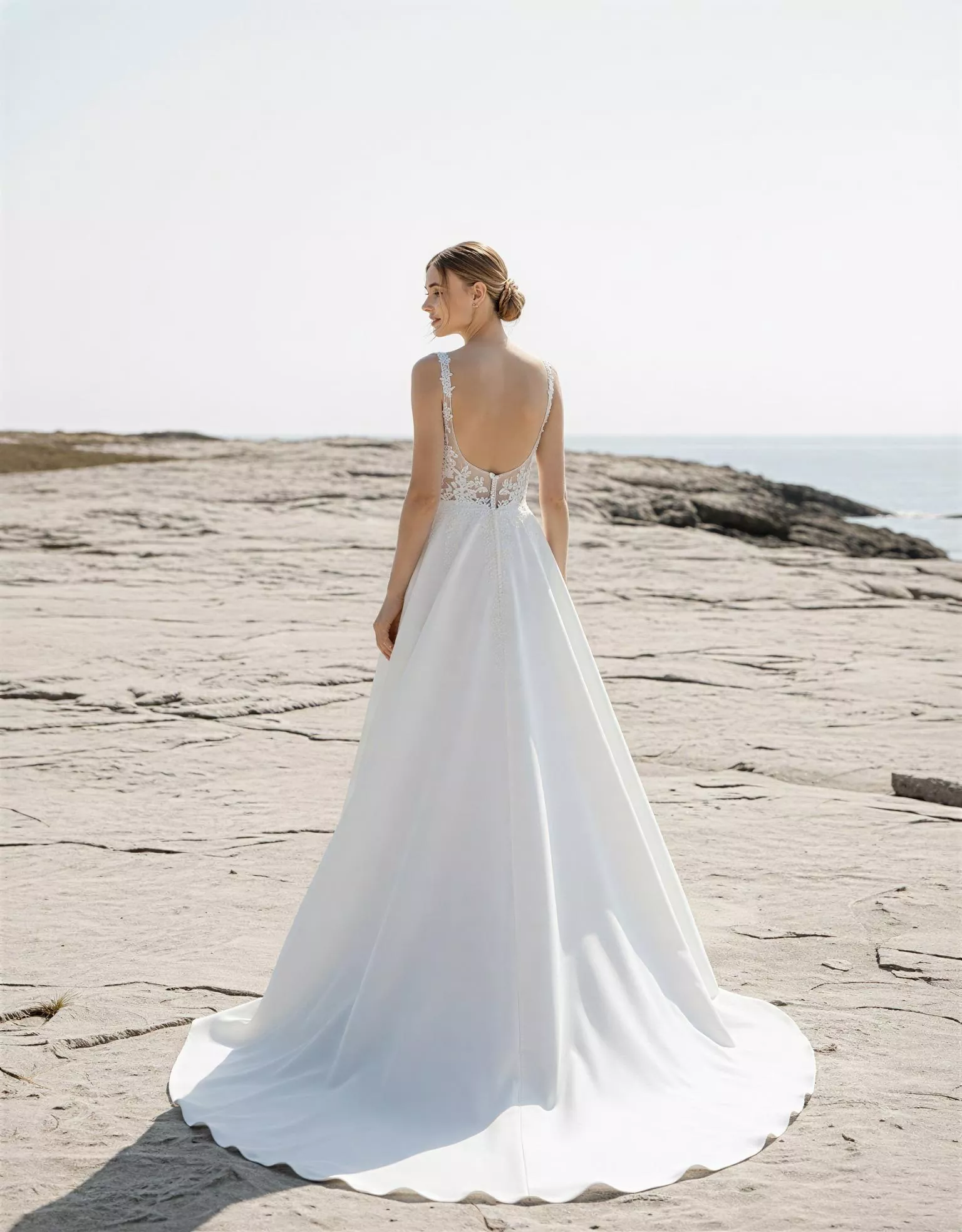 vestido-novia-talise-atelierromance-encaje-escotecerrado-espaldaenu-atelierdebodas