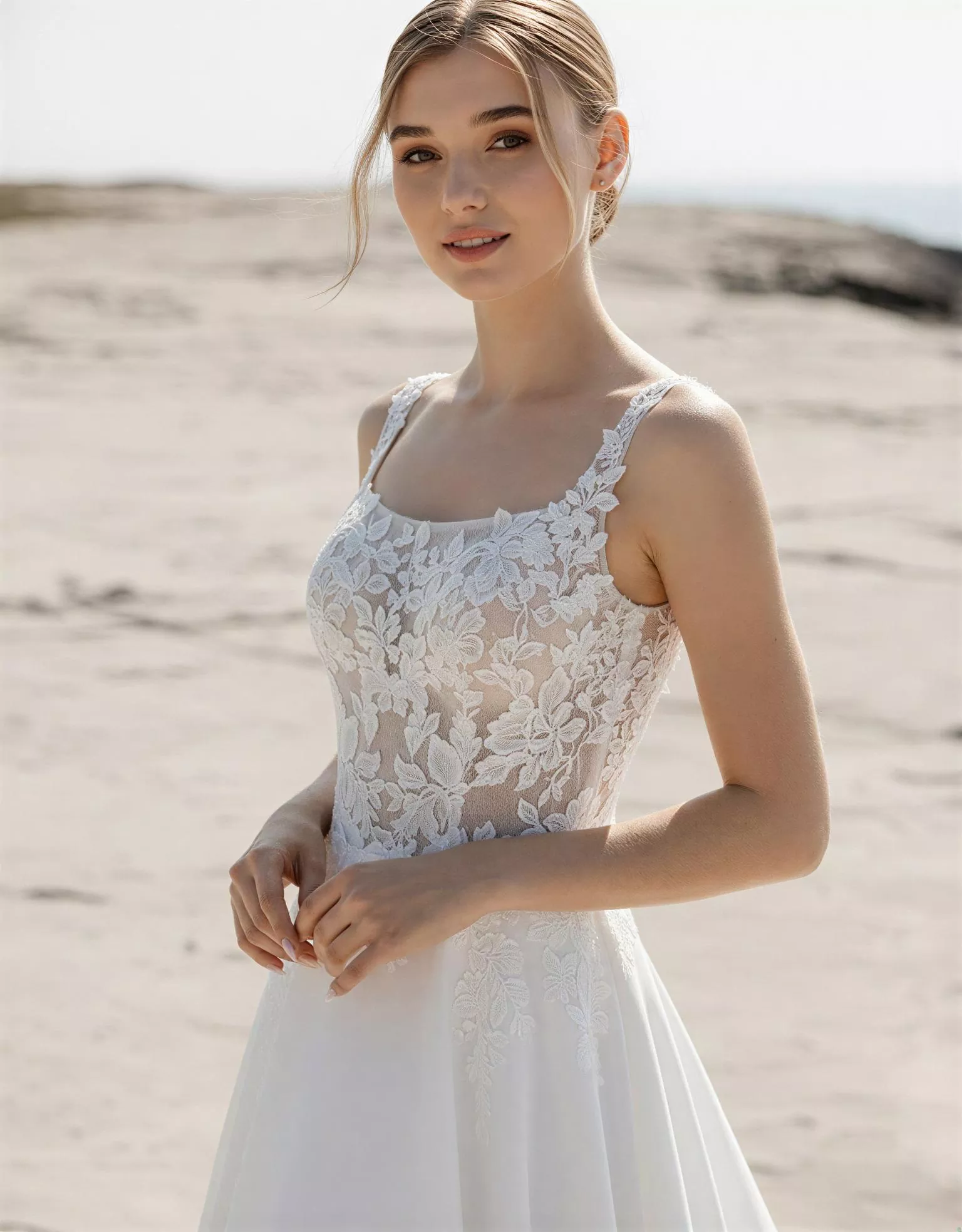 vestido-novia-talise-atelierromance-encaje-escotecerrado-espaldaenu-atelierdebodas