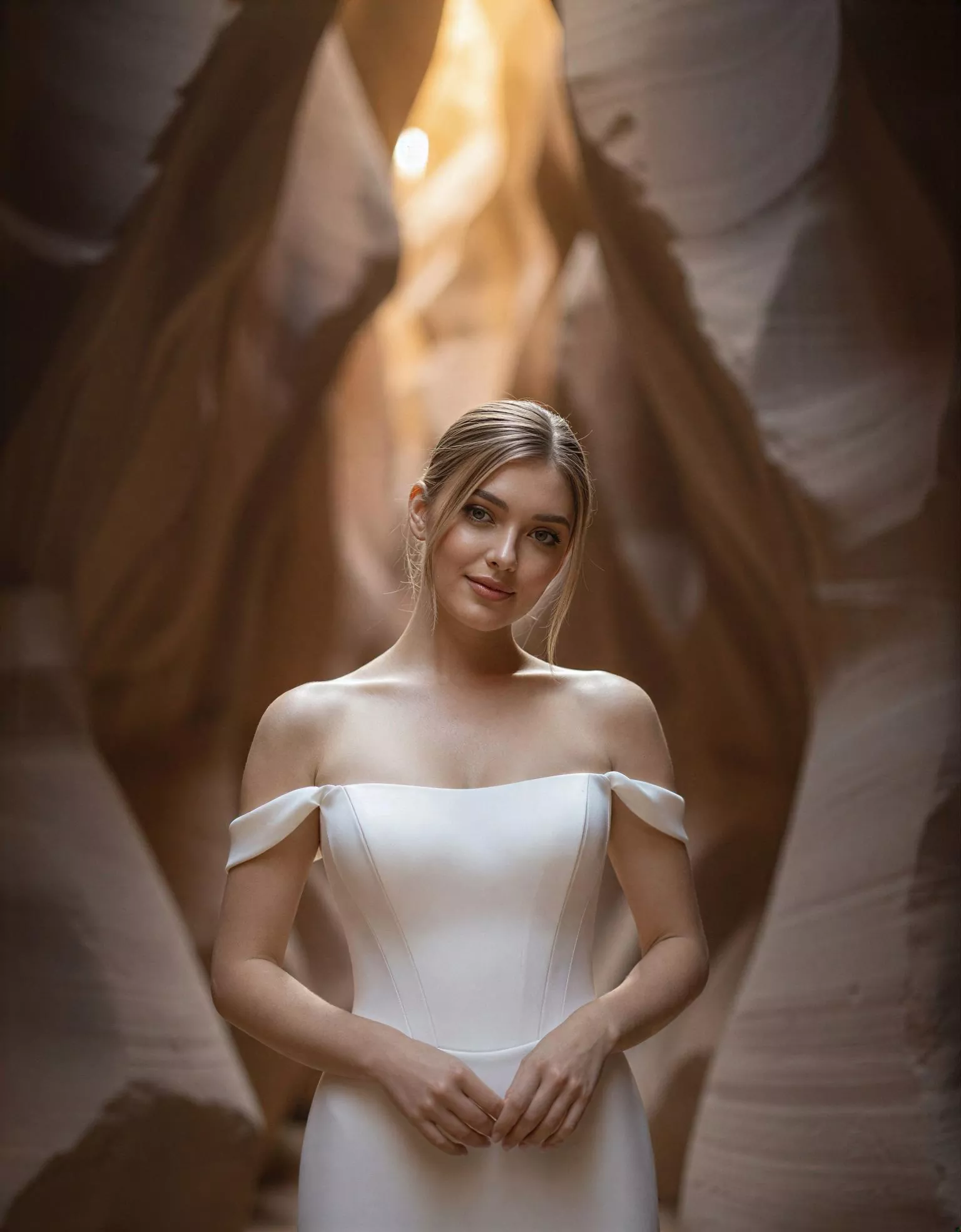 vestido-novia-geralda-atelierboheme-crepé-escoterecto-espaldaenv-atelierdebodas