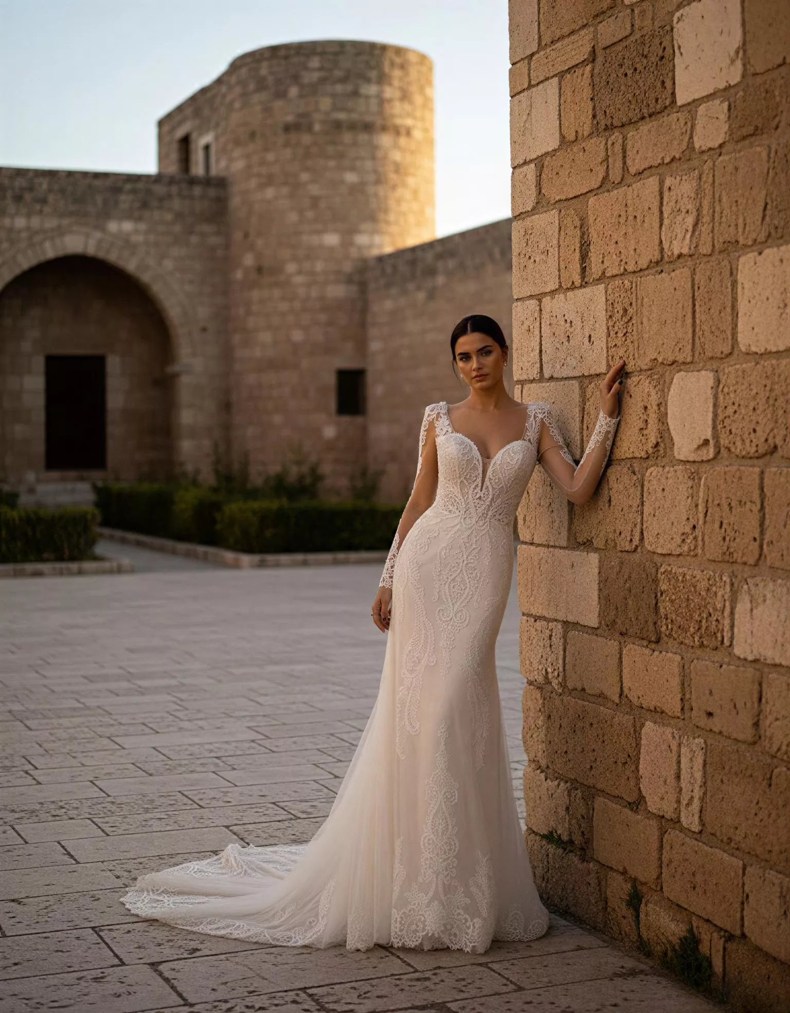 vestido-novia-lantana-ateliercouture-encaje-escotecorazón-espaldacerrada-atelierdebodas