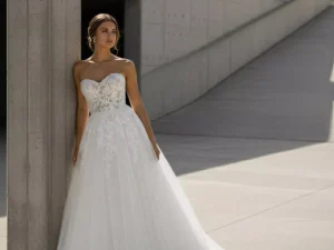 vestido-novia-pimy-atelierromance-gasa-escotecorazón-espaldaenv-atelierdebodas