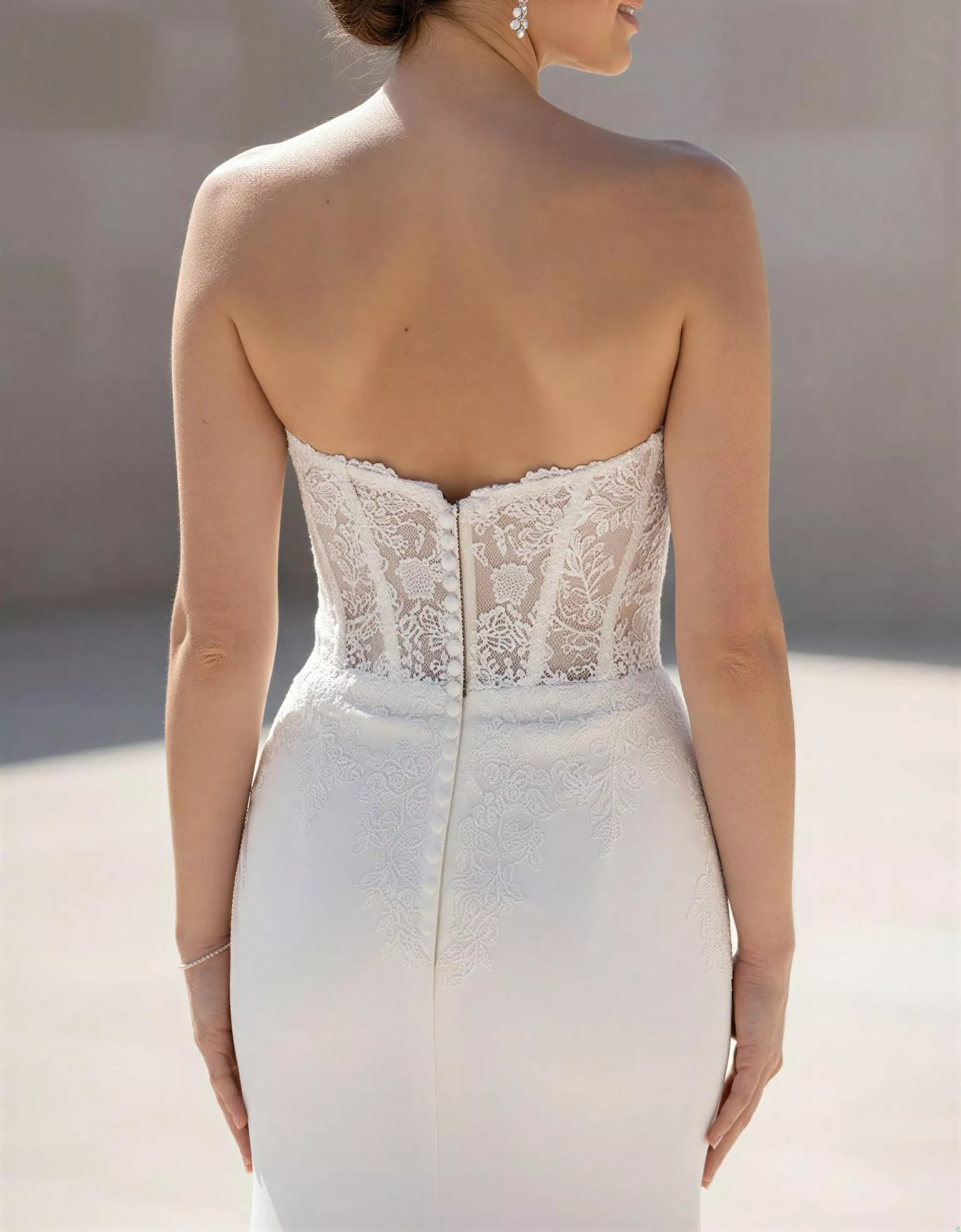 vestido-novia-portale-atelierboheme-encaje-escotecorazón-espaldaenv-atelierdebodas