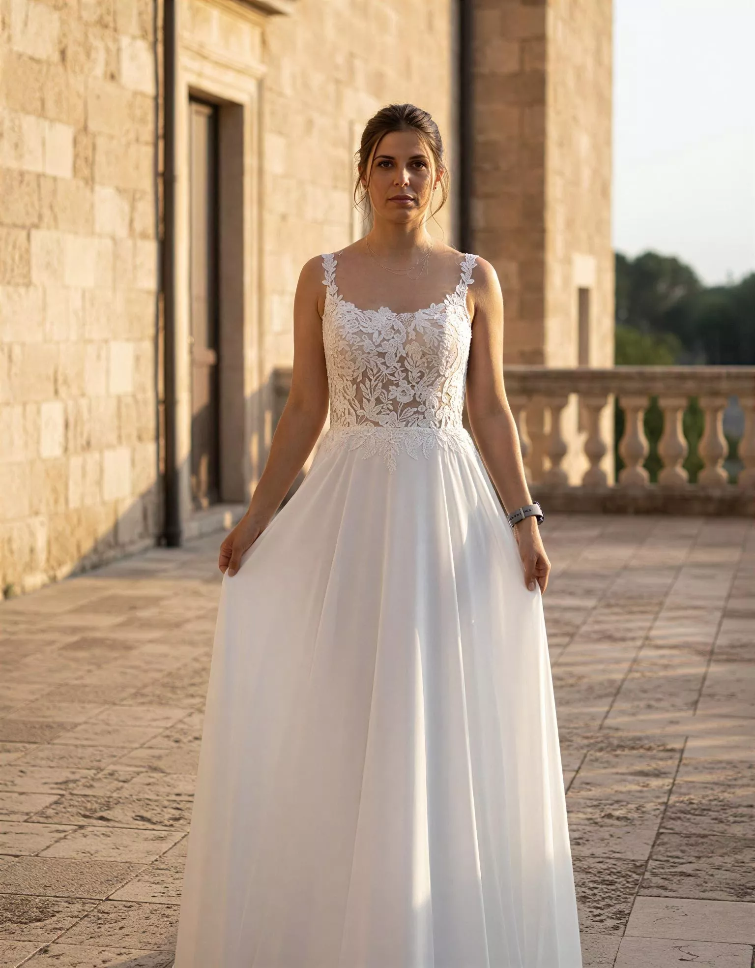 vestido-novia-puro-atelierboheme-encaje-escoterecto-espaldaenv-atelierdebodas