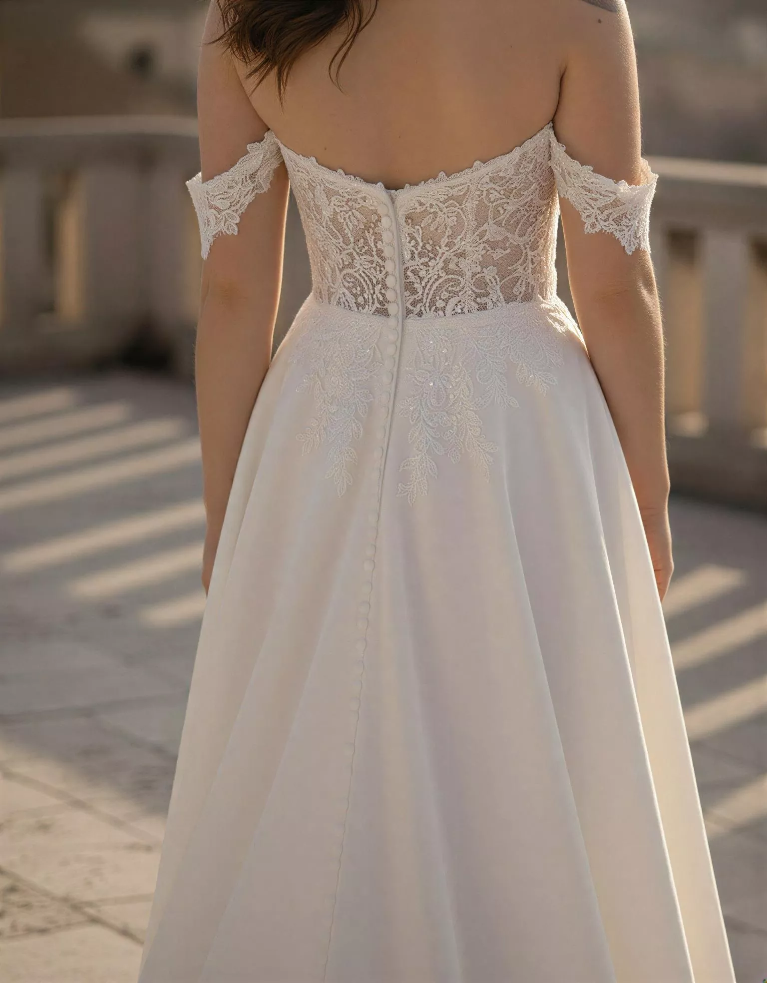 vestido-novia-pilar-atelierromance-encaje-escoteenv-espaldaenv-atelierdebodas