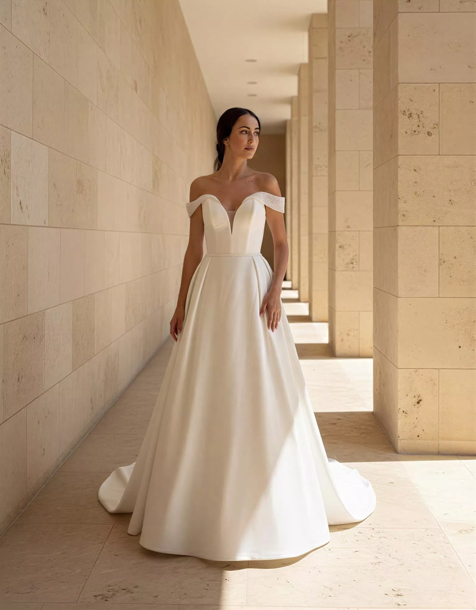 vestido-novia-liesel-atelierboheme-crepé-escoteenv-espaldaenv-atelierdebodas