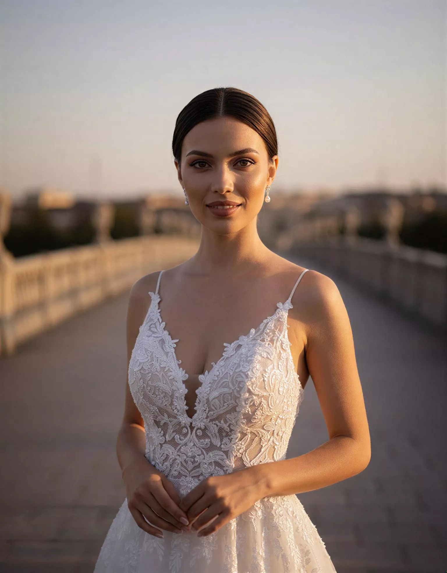 vestido-novia-nadine-atelierromance-encaje-escoteenv-espaldaenv-atelierdebodas