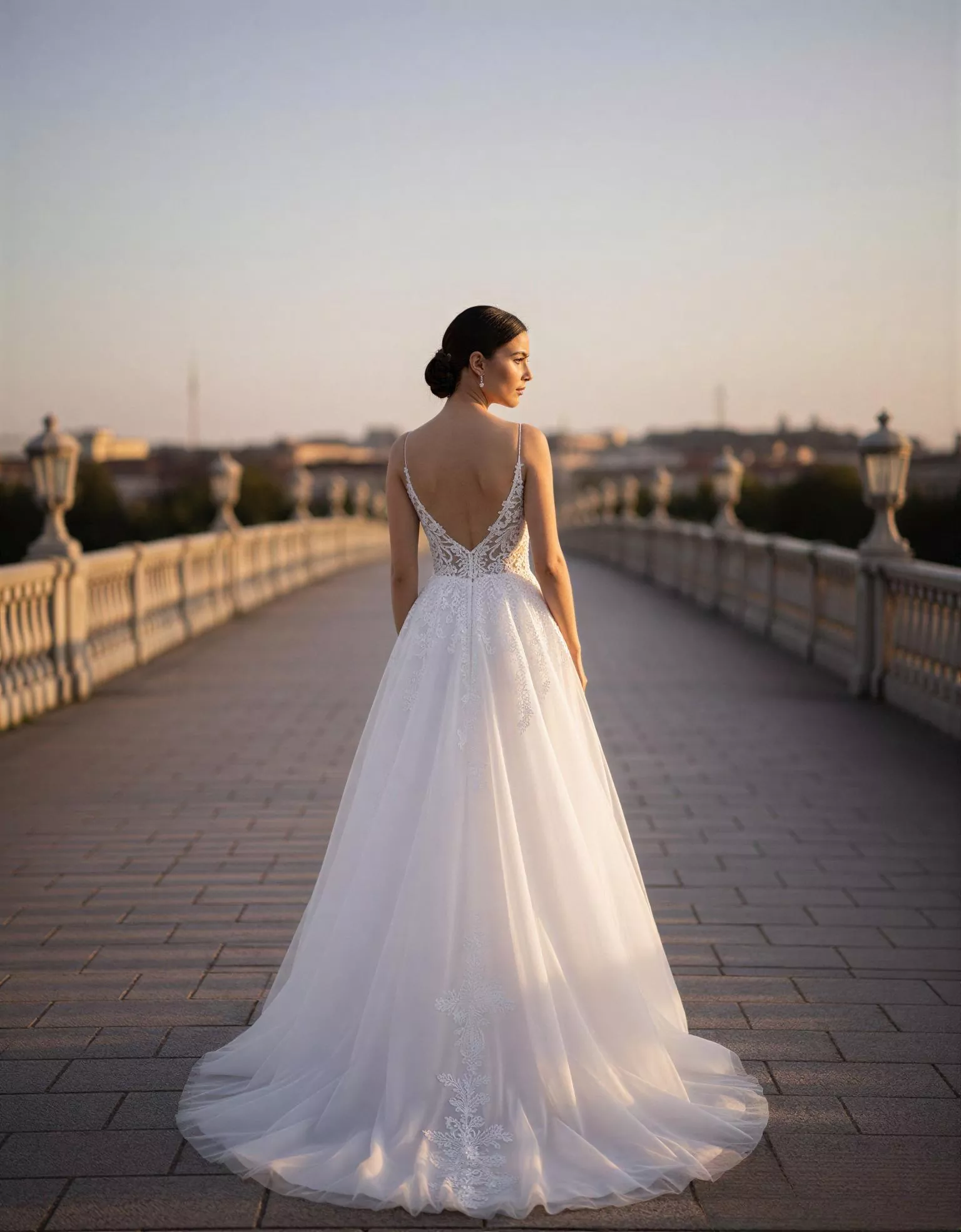 vestido-novia-nadine-atelierromance-encaje-escoteenv-espaldaenv-atelierdebodas