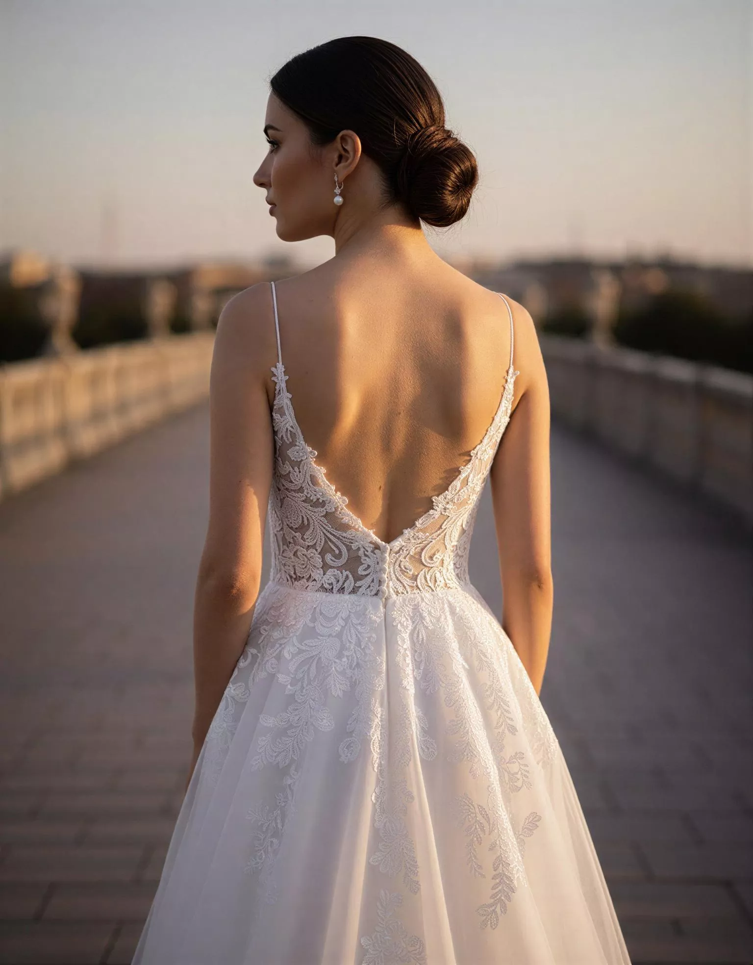 vestido-novia-nadine-atelierromance-encaje-escoteenv-espaldaenv-atelierdebodas