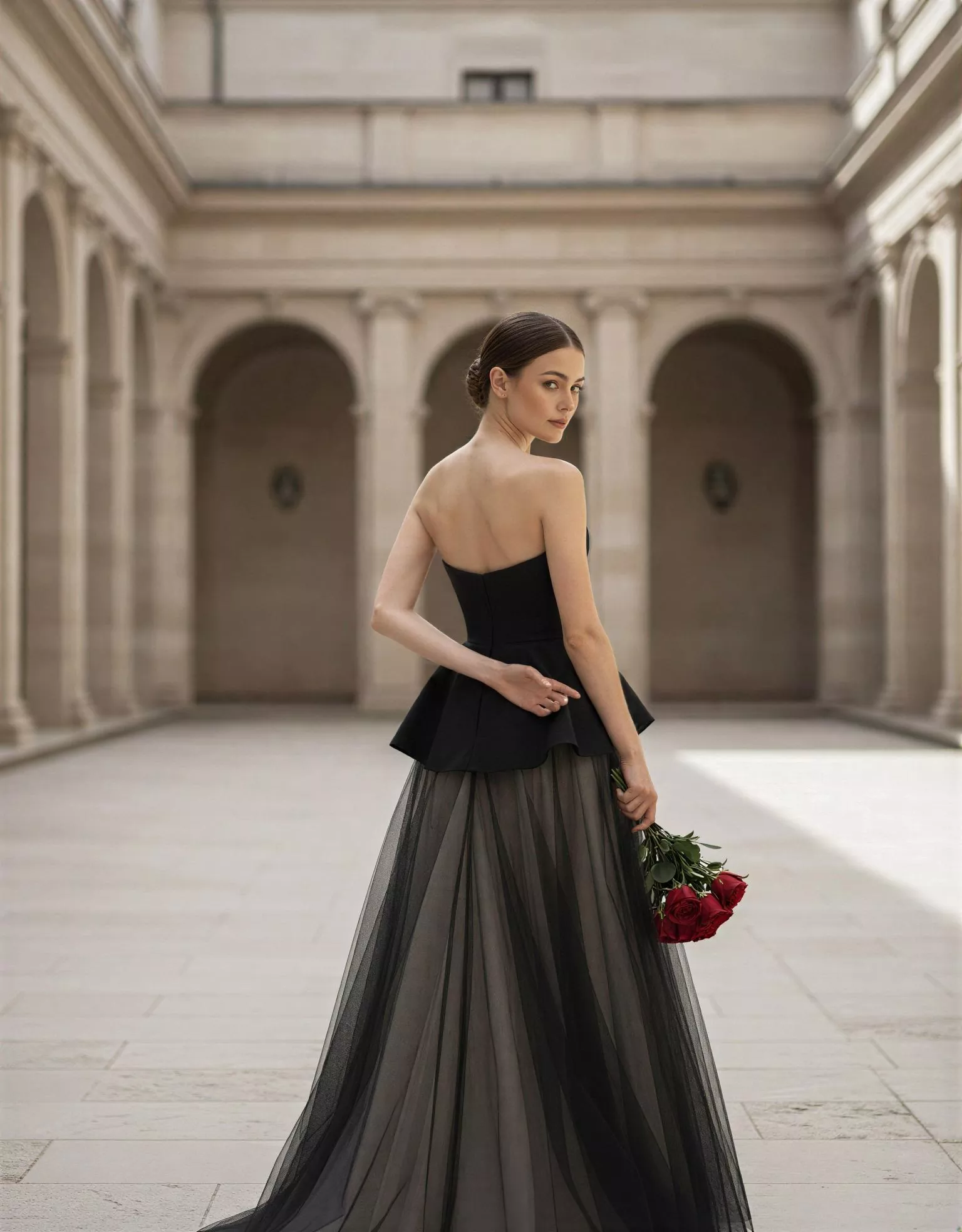 vestido-novia-diamelle-ateliercouture-Tul-escotecorazón-espaldaenv-atelierdebodas