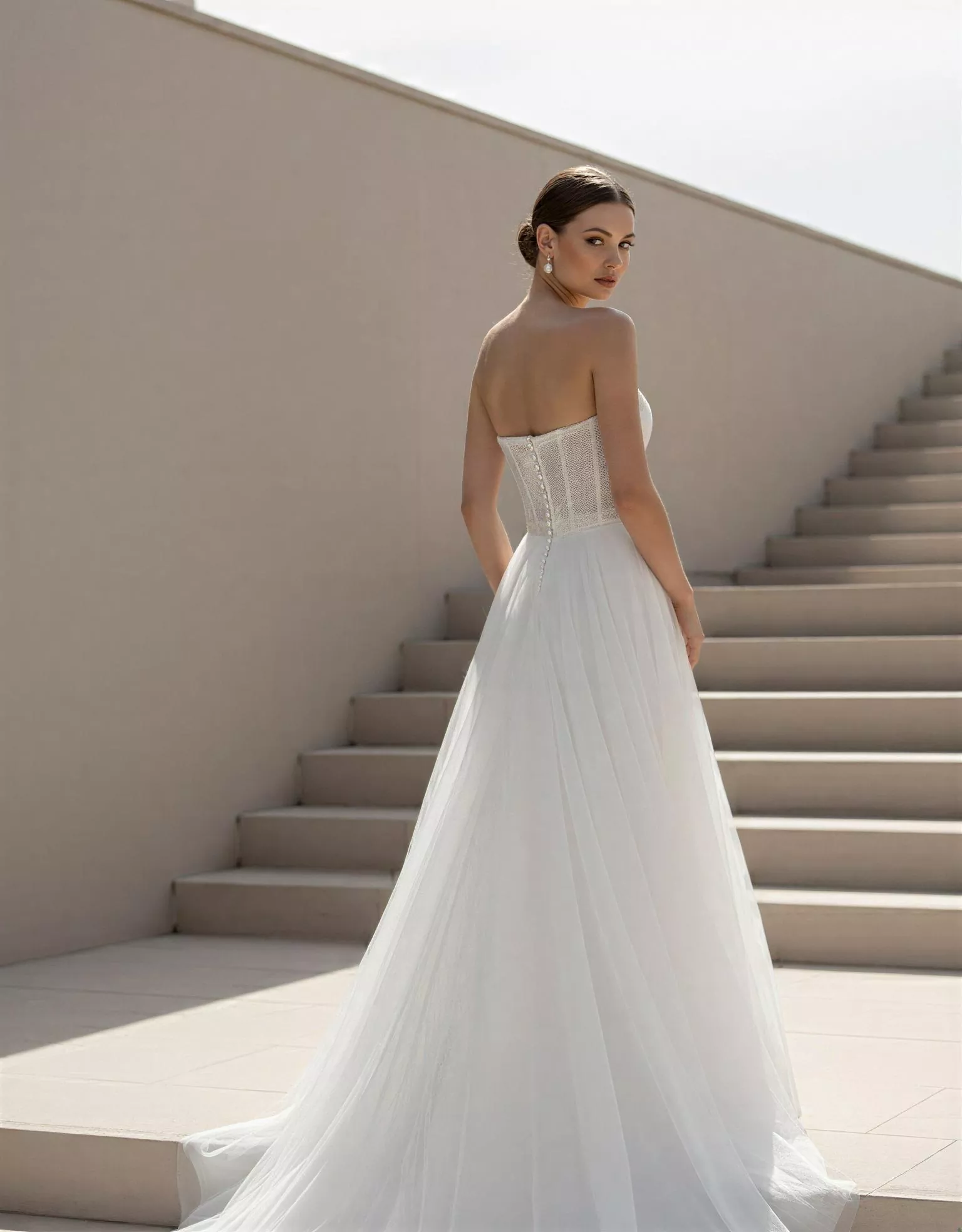 vestido-novia-othea-atelieressential-Tul-escoterecto-espaldarecta-atelierdebodas