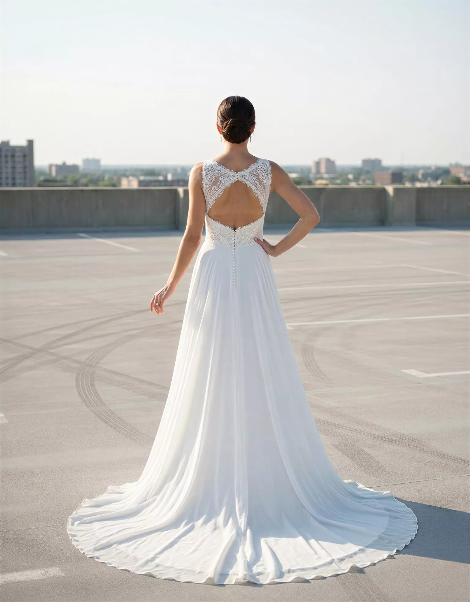 vestido-novia-calendula-atelierromance-encaje-escoteenv-espaldaabierta-atelierdebodas