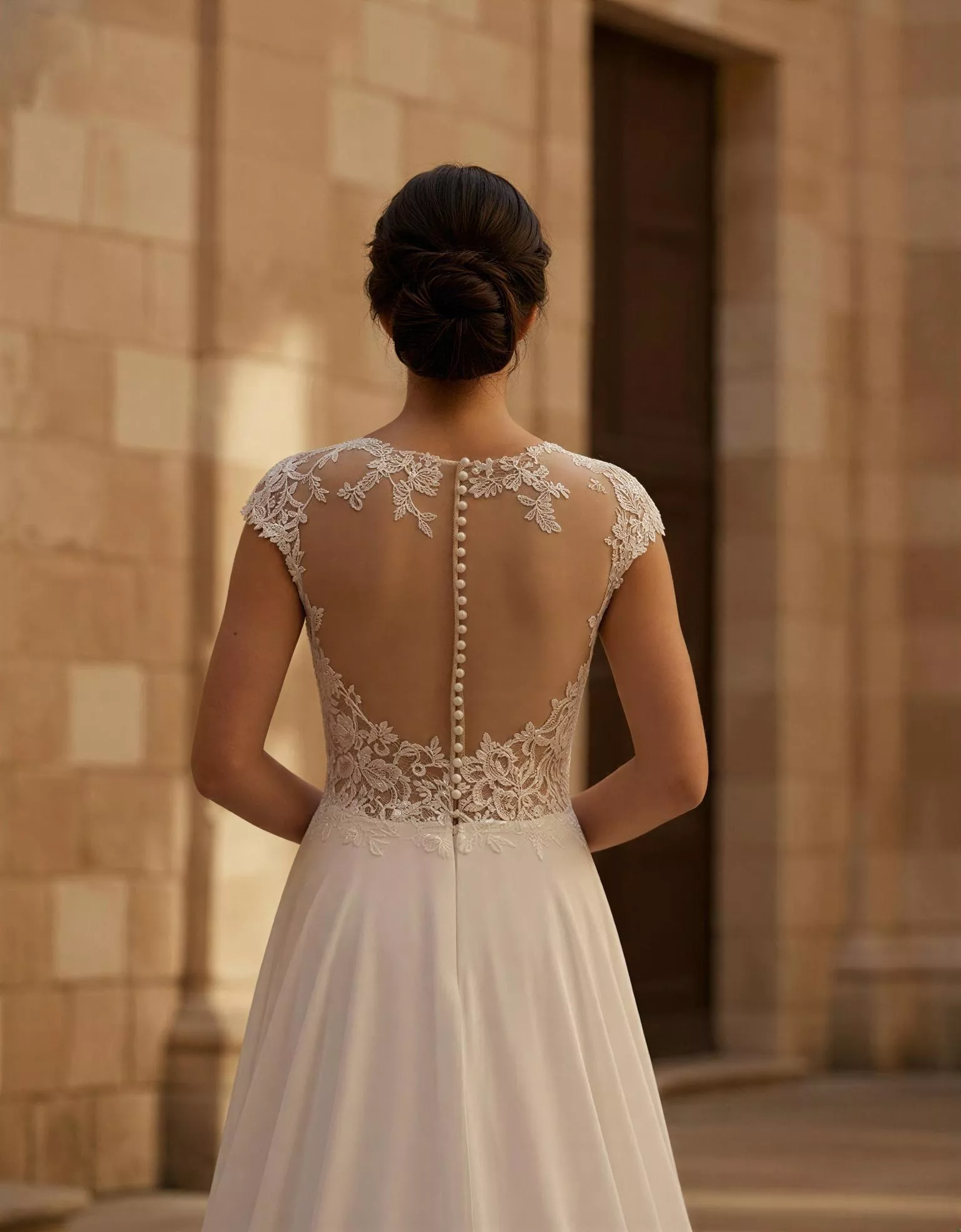 vestido-novia-olve-atelierboheme-encaje-escotecerrado-espaldacerrada-atelierdebodas