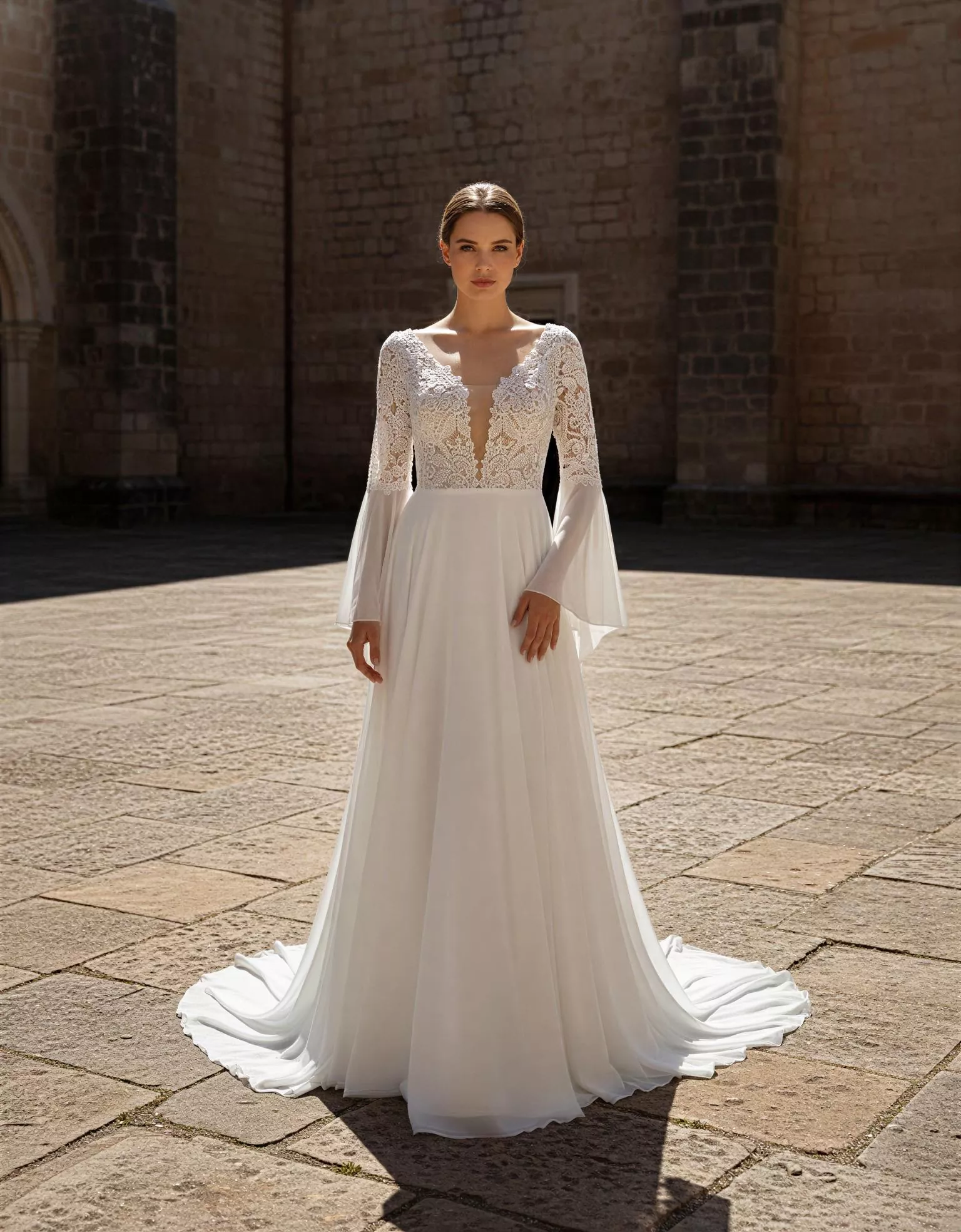 vestido-novia-julieta-atelieressential-encaje-escoteenv-espaldacerrada-atelierdebodas