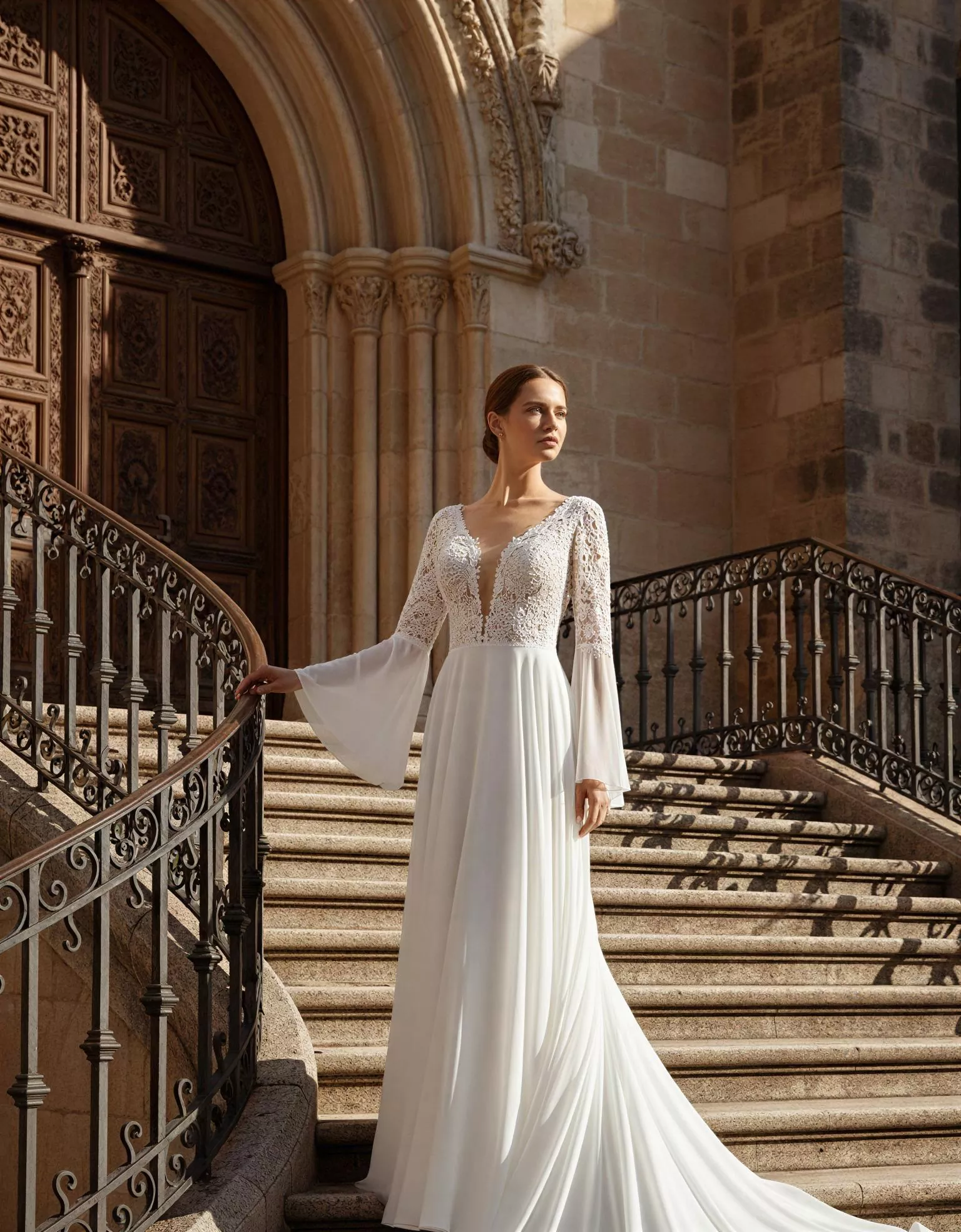 vestido-novia-julieta-atelieressential-encaje-escoteenv-espaldacerrada-atelierdebodas