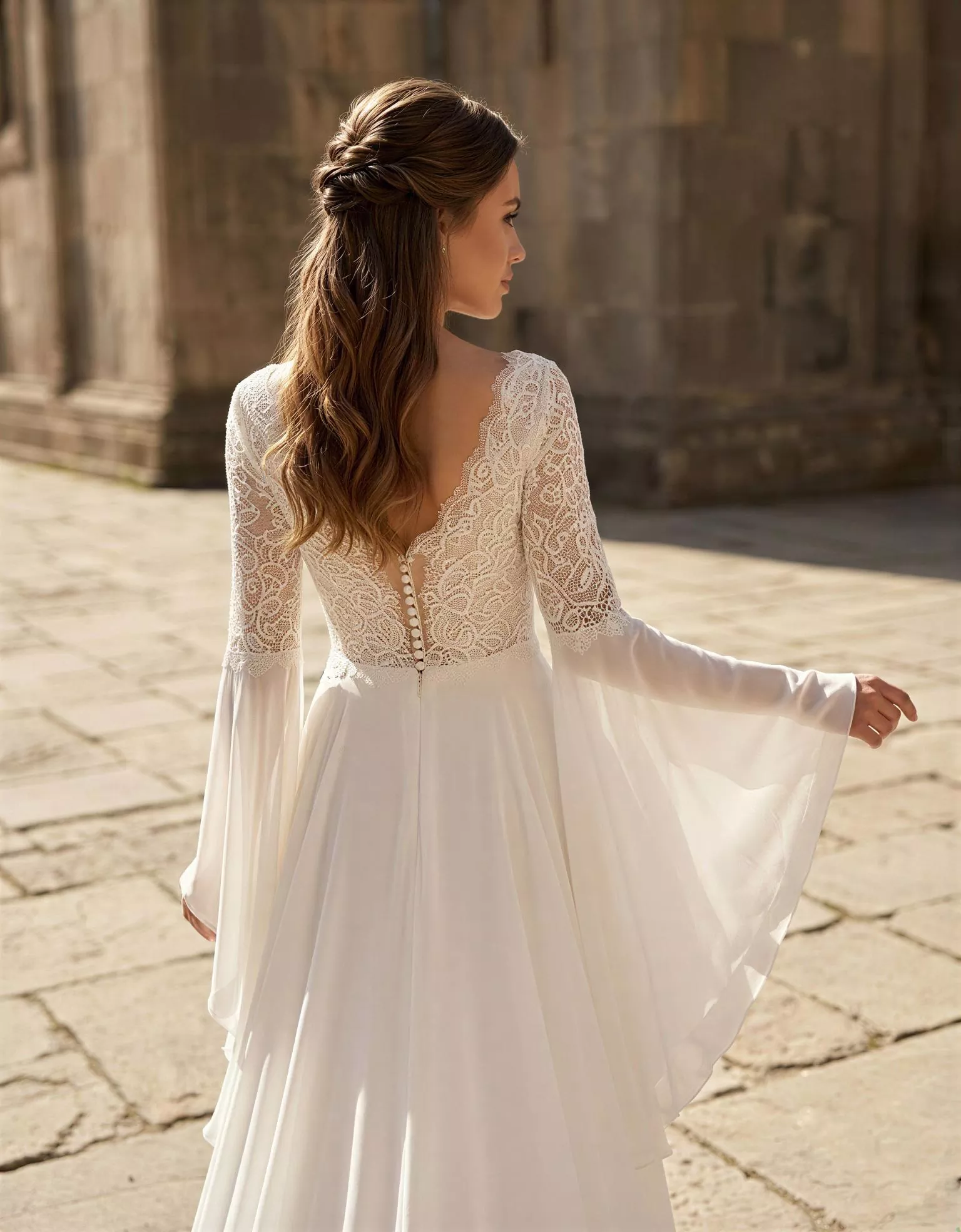 vestido-novia-julieta-atelieressential-encaje-escoteenv-espaldacerrada-atelierdebodas