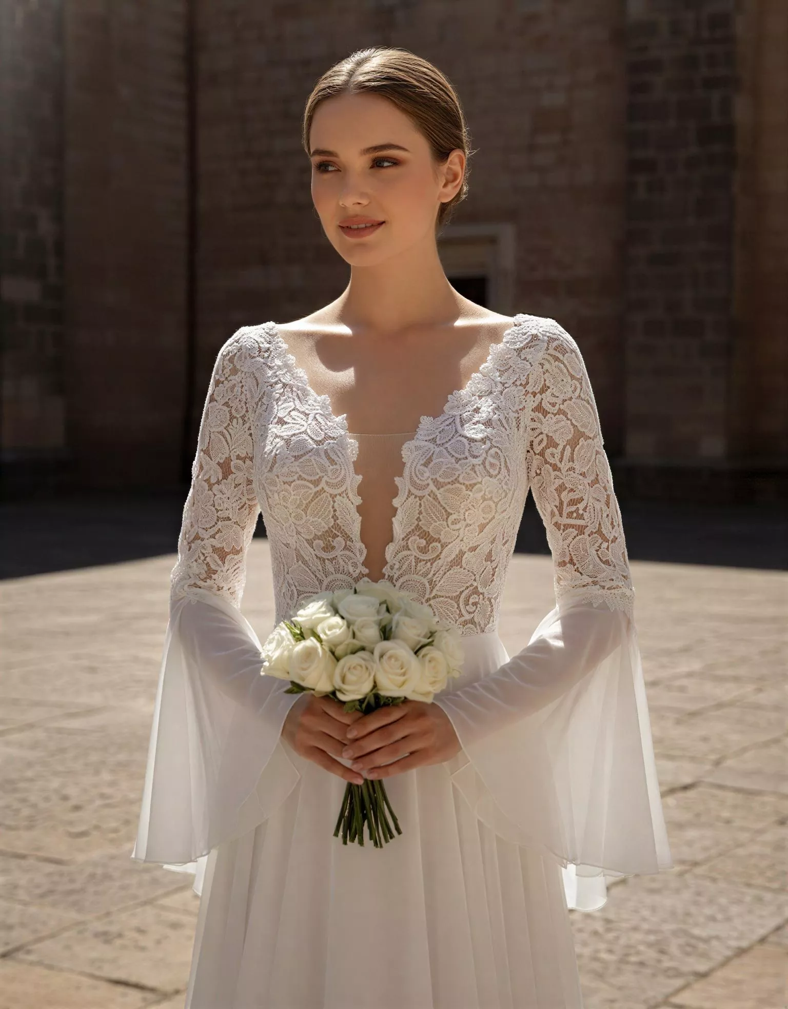 vestido-novia-julieta-atelieressential-encaje-escoteenv-espaldacerrada-atelierdebodas