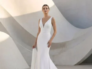 vestido-novia-jacinto-atelierromance-crepé-escoteenv-espaldenu-atelierdebodas