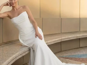vestido-novia-hythera-atelierboheme-crepé-escoterecto-espaldaenu-atelierdebodas