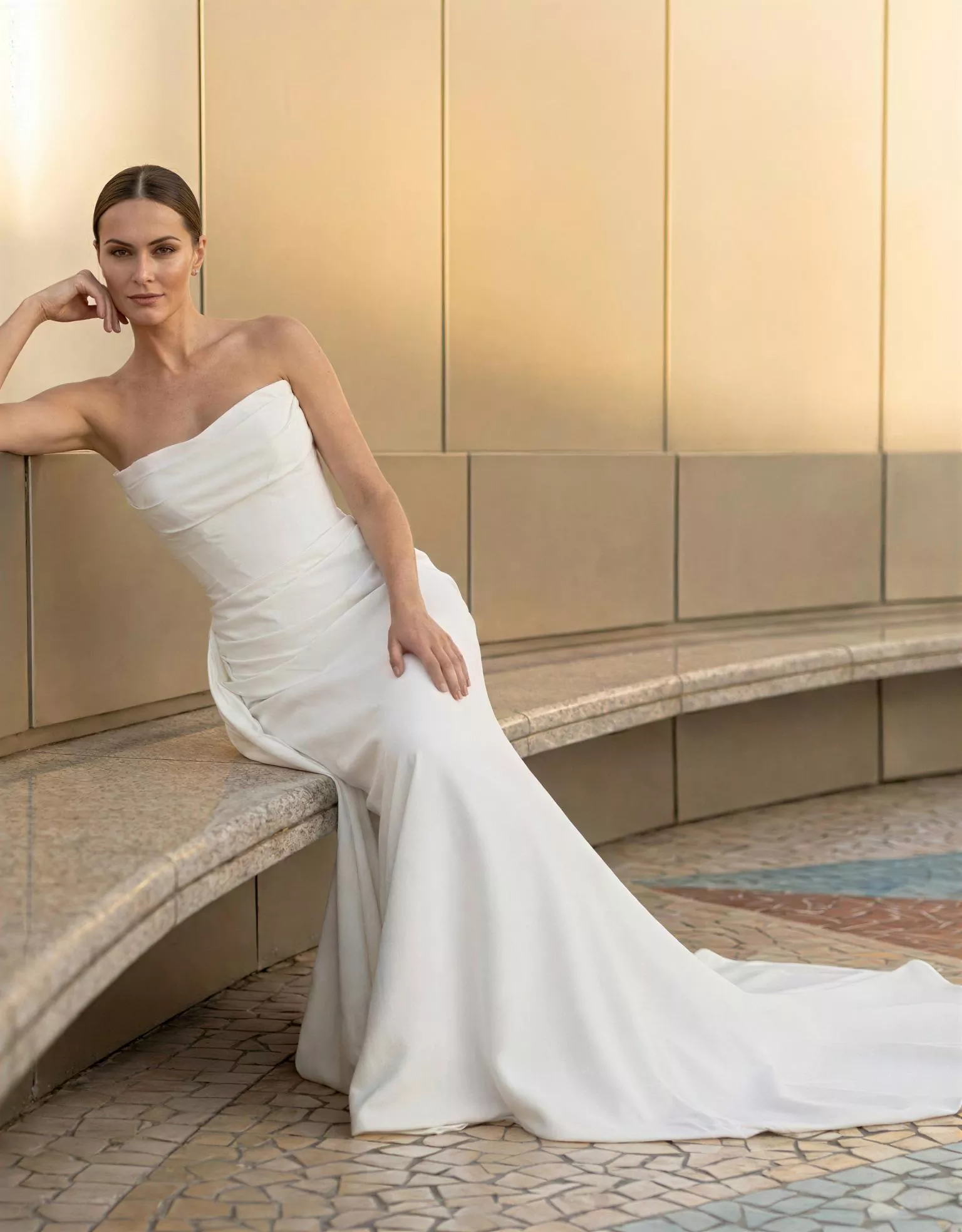 vestido-novia-hythera-atelierboheme-crepé-escoterecto-espaldaenu-atelierdebodas