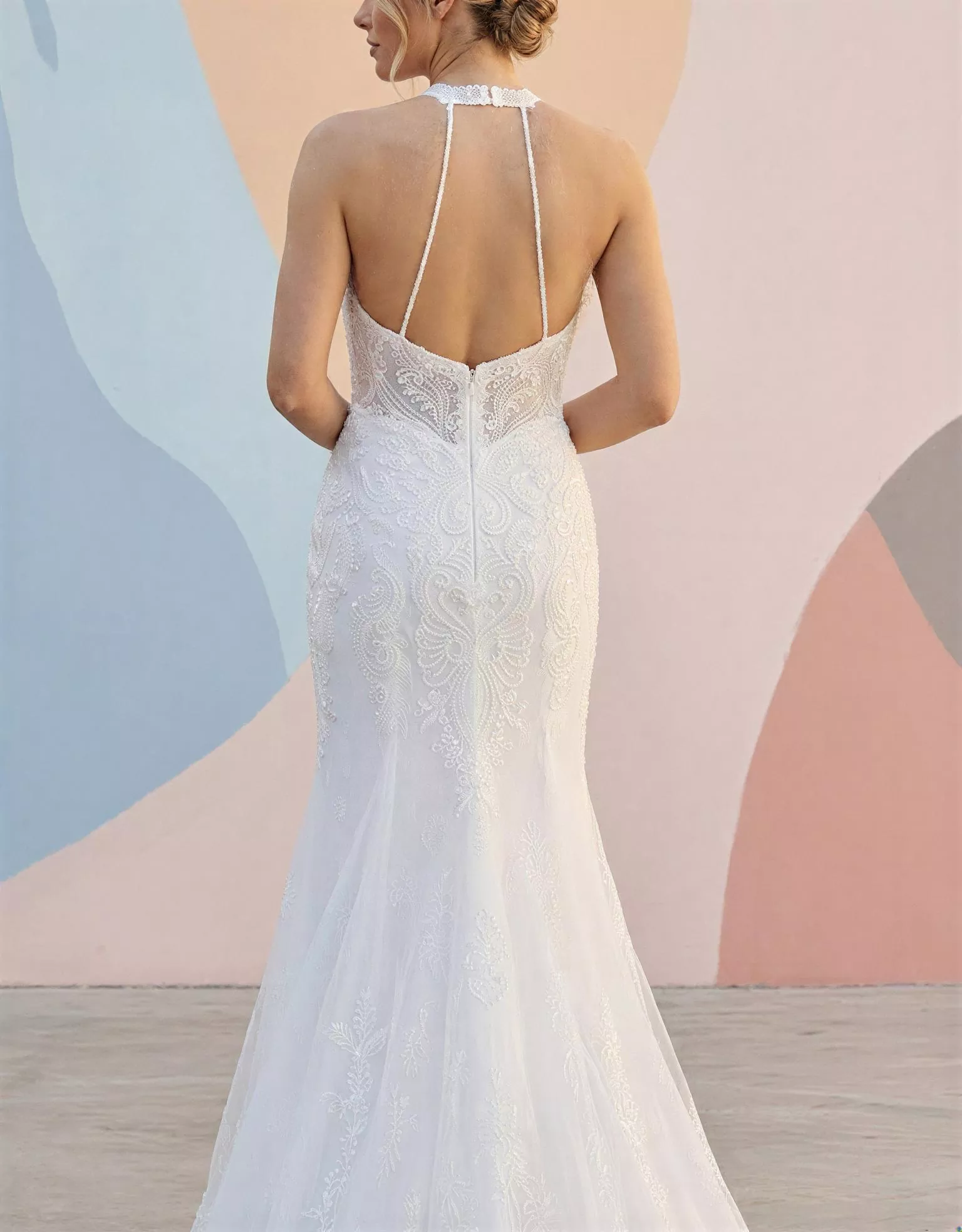 vestido-novia-olivo-atelierboheme-satén-escotecerrado-espaldaabierta-atelierdebodas