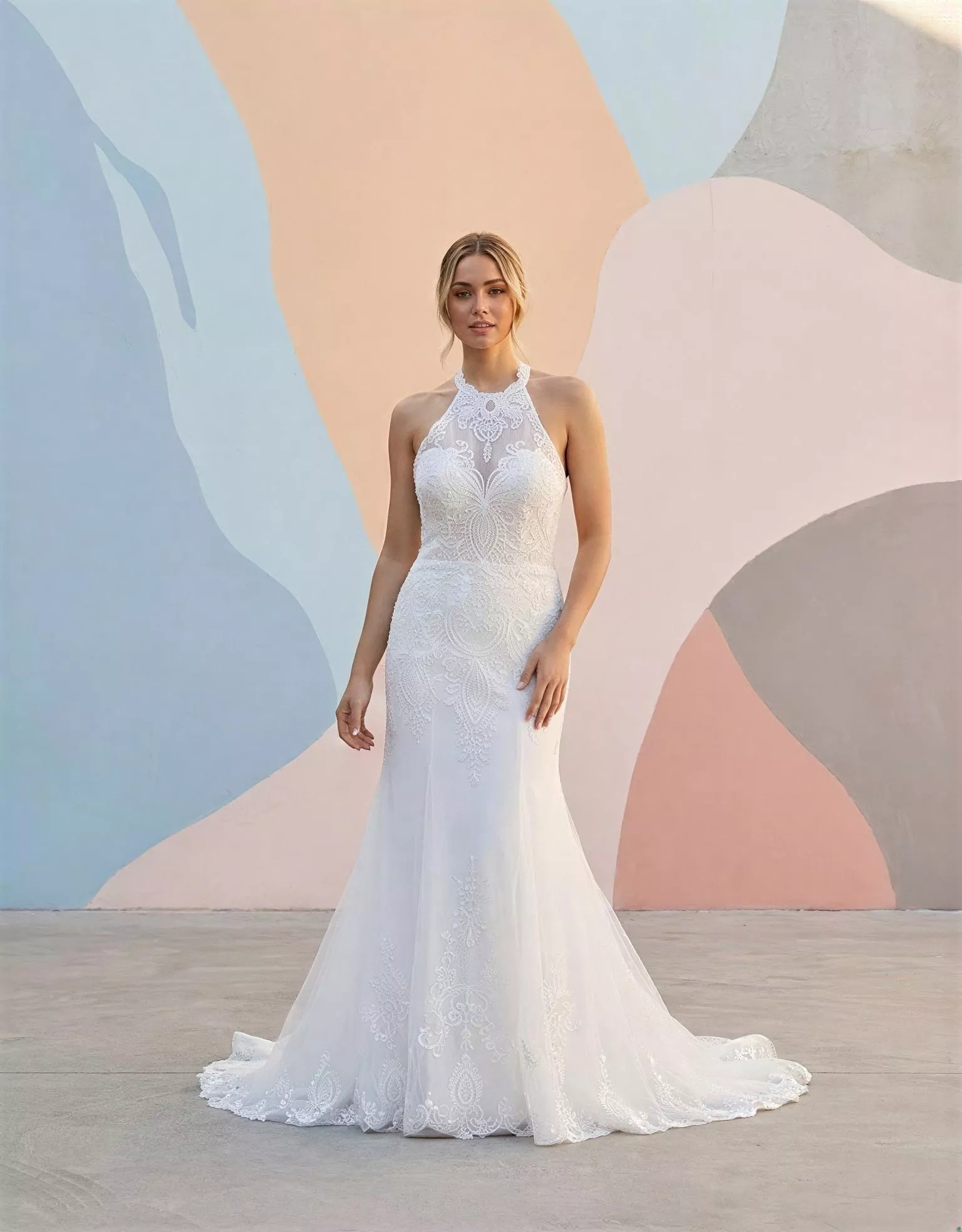 vestido-novia-olivo-atelierboheme-satén-escotecerrado-espaldaabierta-atelierdebodas