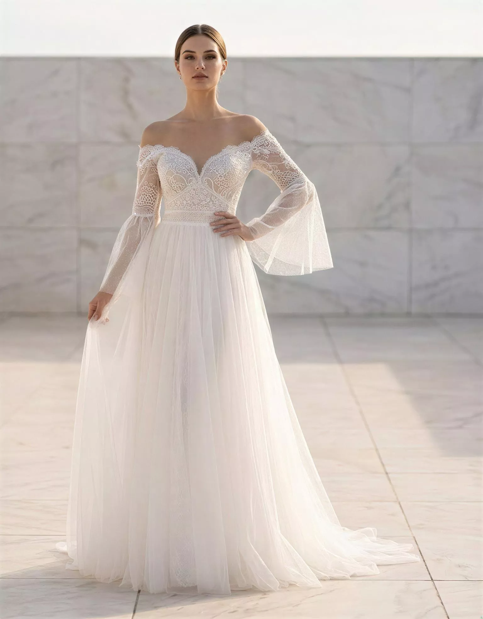 vestido-novia-helrithia-atelierromance-encaje-escotecorazón-espaldacerrada-atelierdebodas