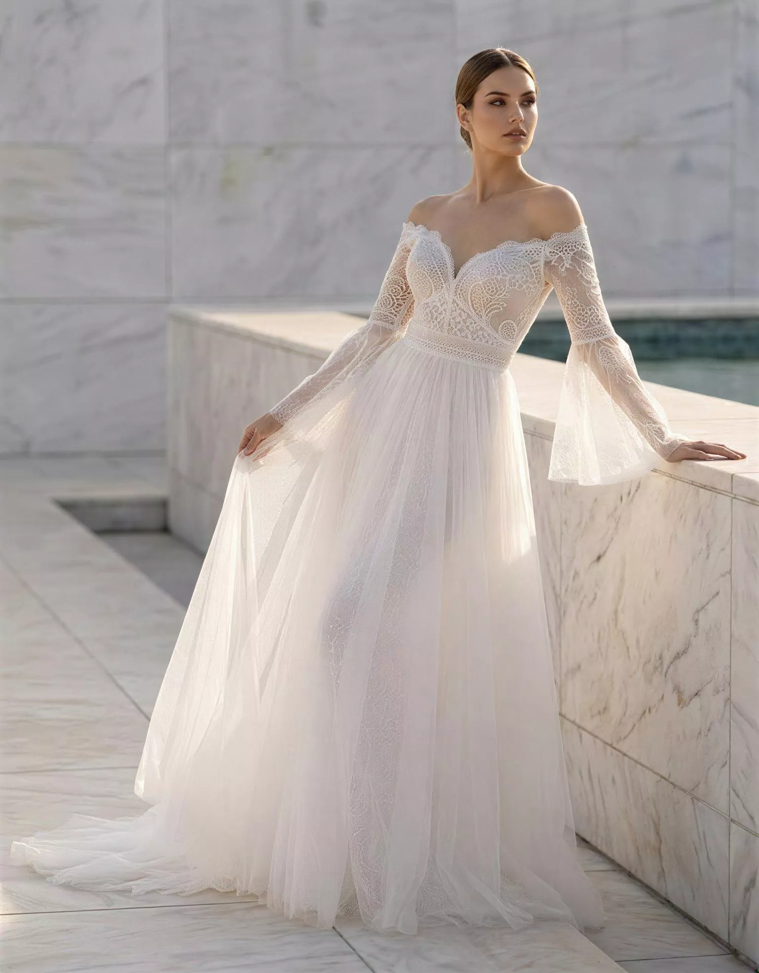 vestido-novia-helrithia-atelierromance-encaje-escotecorazón-espaldacerrada-atelierdebodas