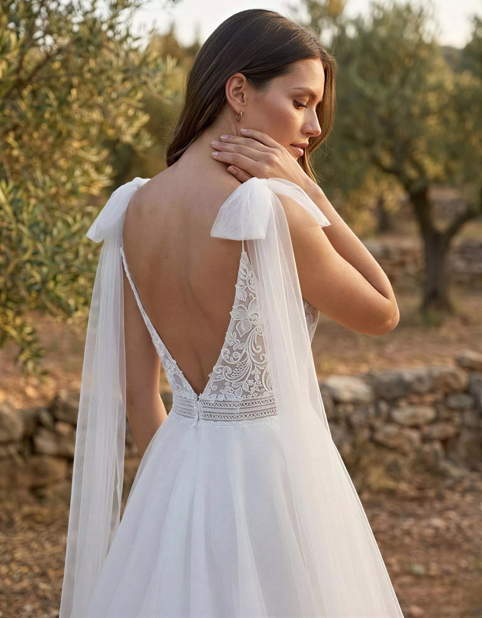 vestido-novia-baelia-atelierboheme-encaje-escotecorazón-espaldaenv-atelierdebodas