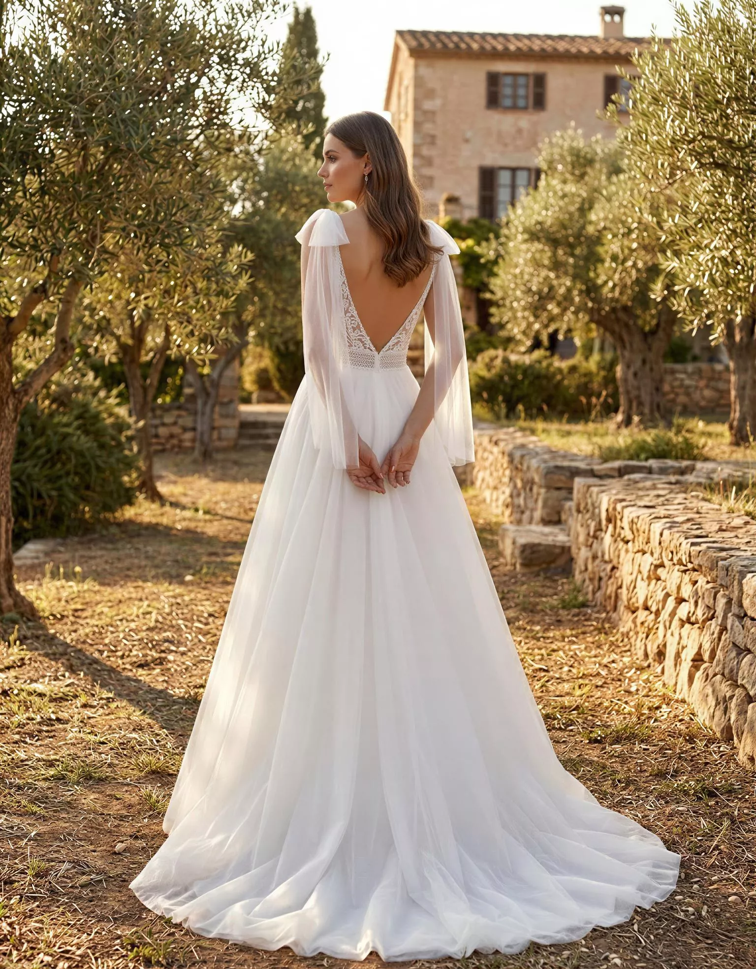 vestido-novia-baelia-atelierboheme-encaje-escotecorazón-espaldaenv-atelierdebodas