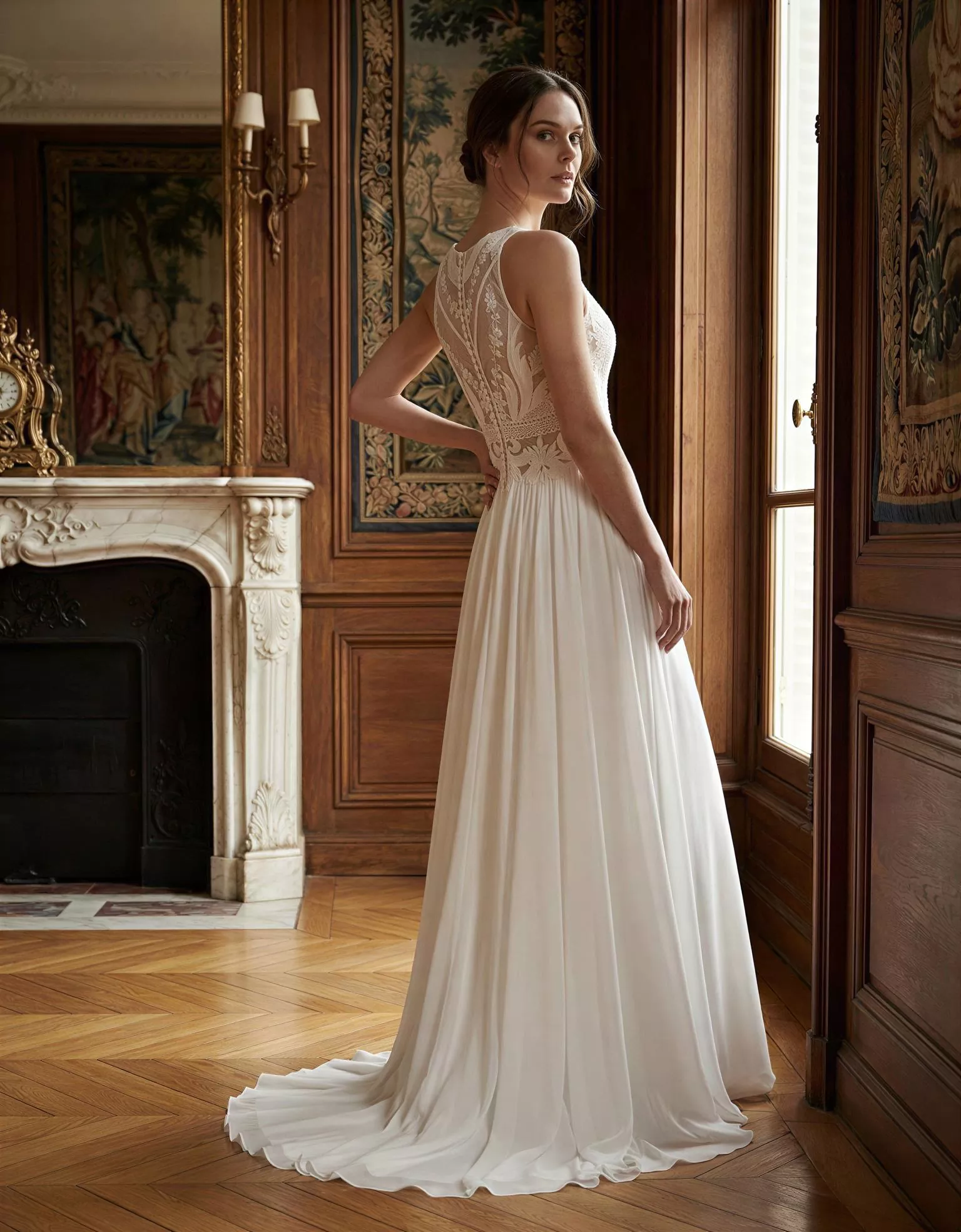 vestido-novia-naiara-atelierromance-encaje-escotecerrado-espaldacerrada-atelierdebodas