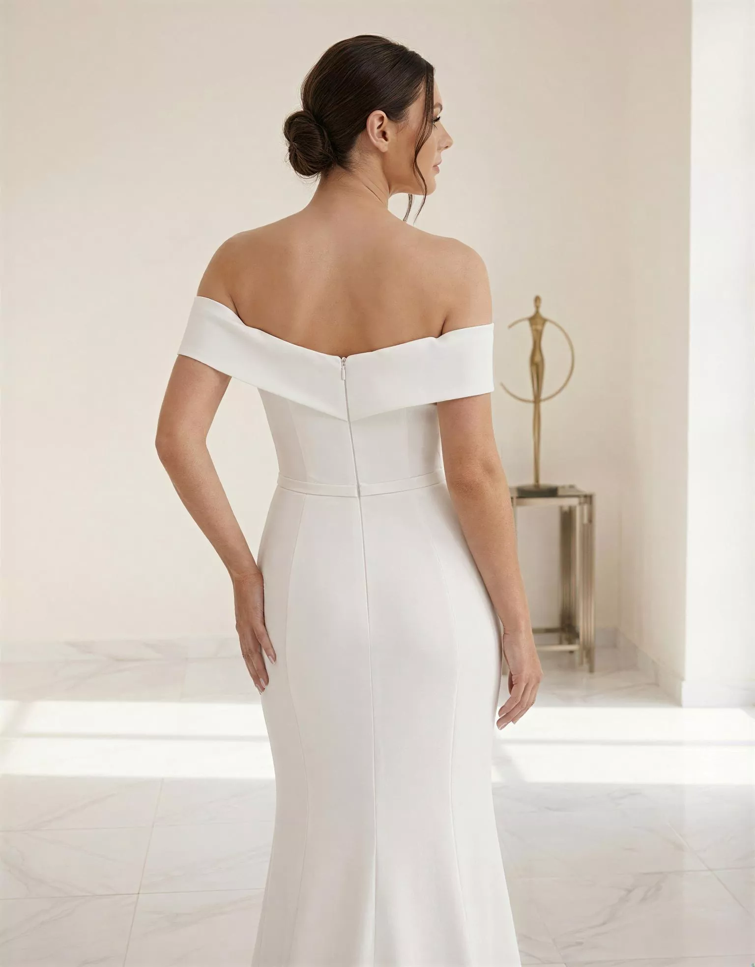 vestido-novia-halina-atelieressential-crepé-escoteenv-espaldacerrada-atelierdebodas