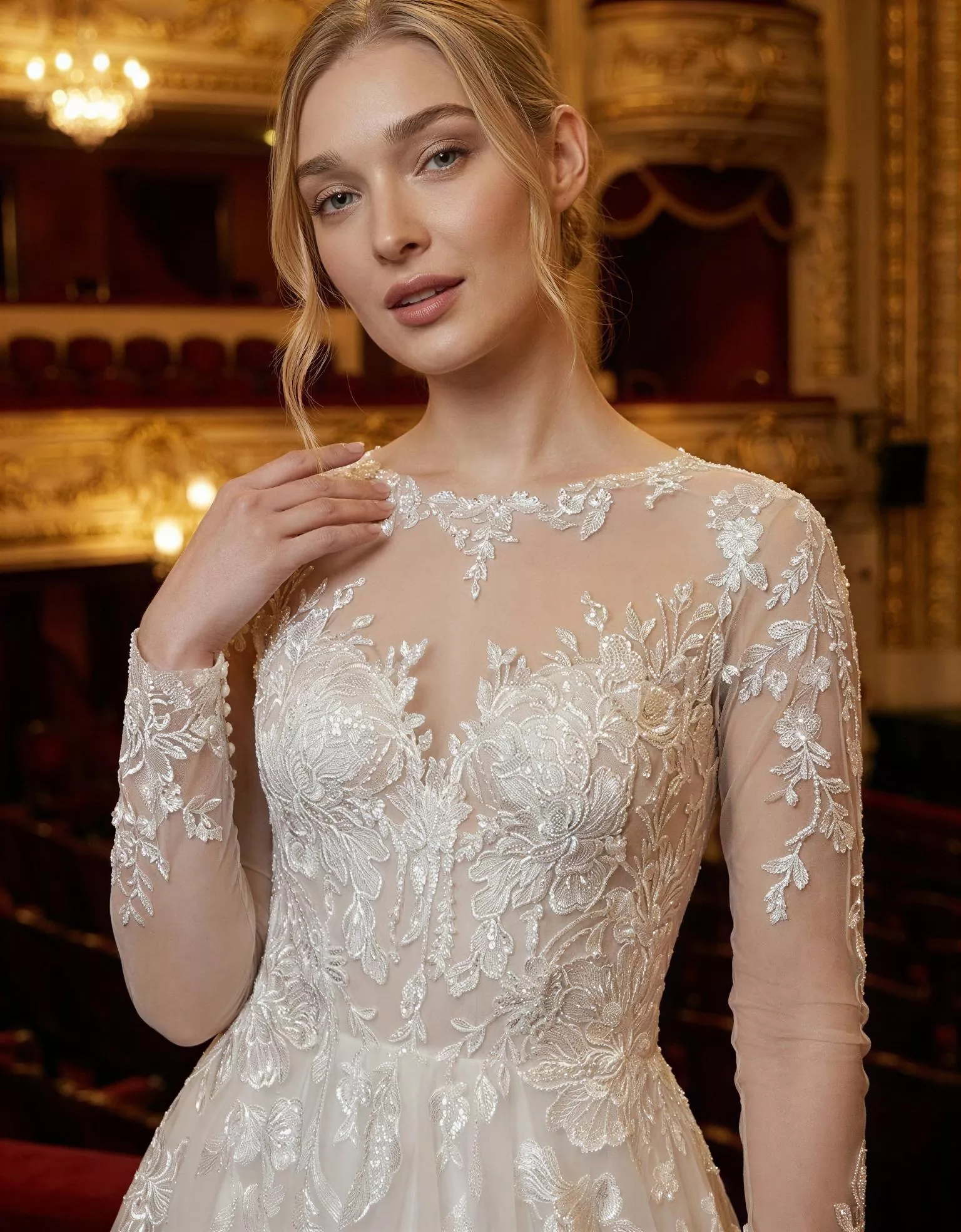 vestido-novia-norah-atelierromance-encaje-escotecorazón-espaldacerrada-atelierdebodas