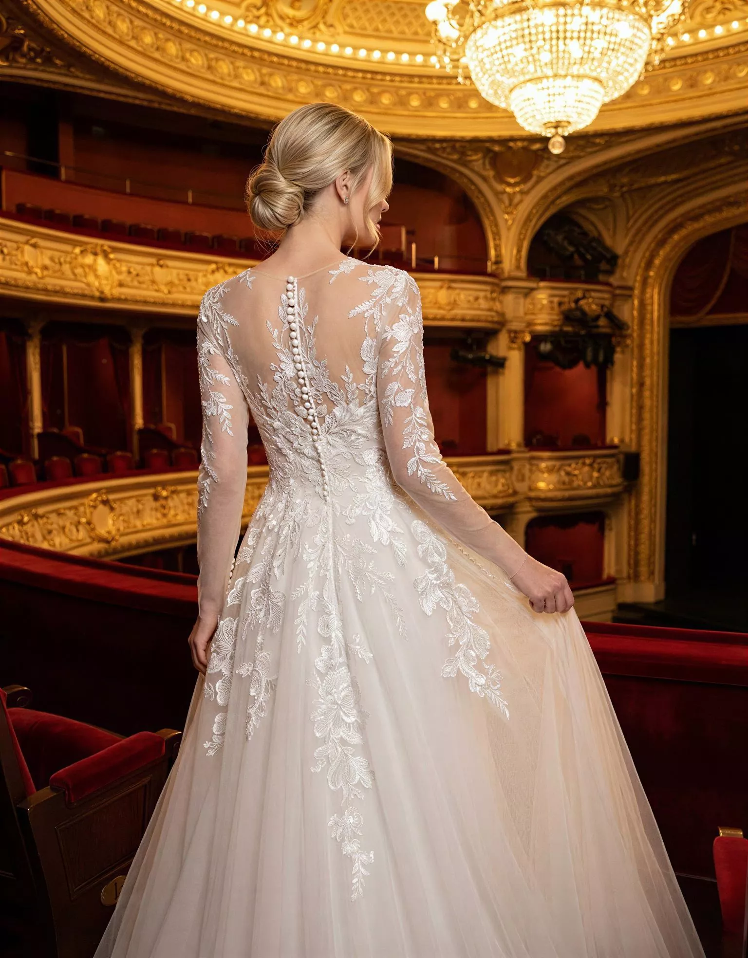 vestido-novia-norah-atelierromance-encaje-escotecorazón-espaldacerrada-atelierdebodas