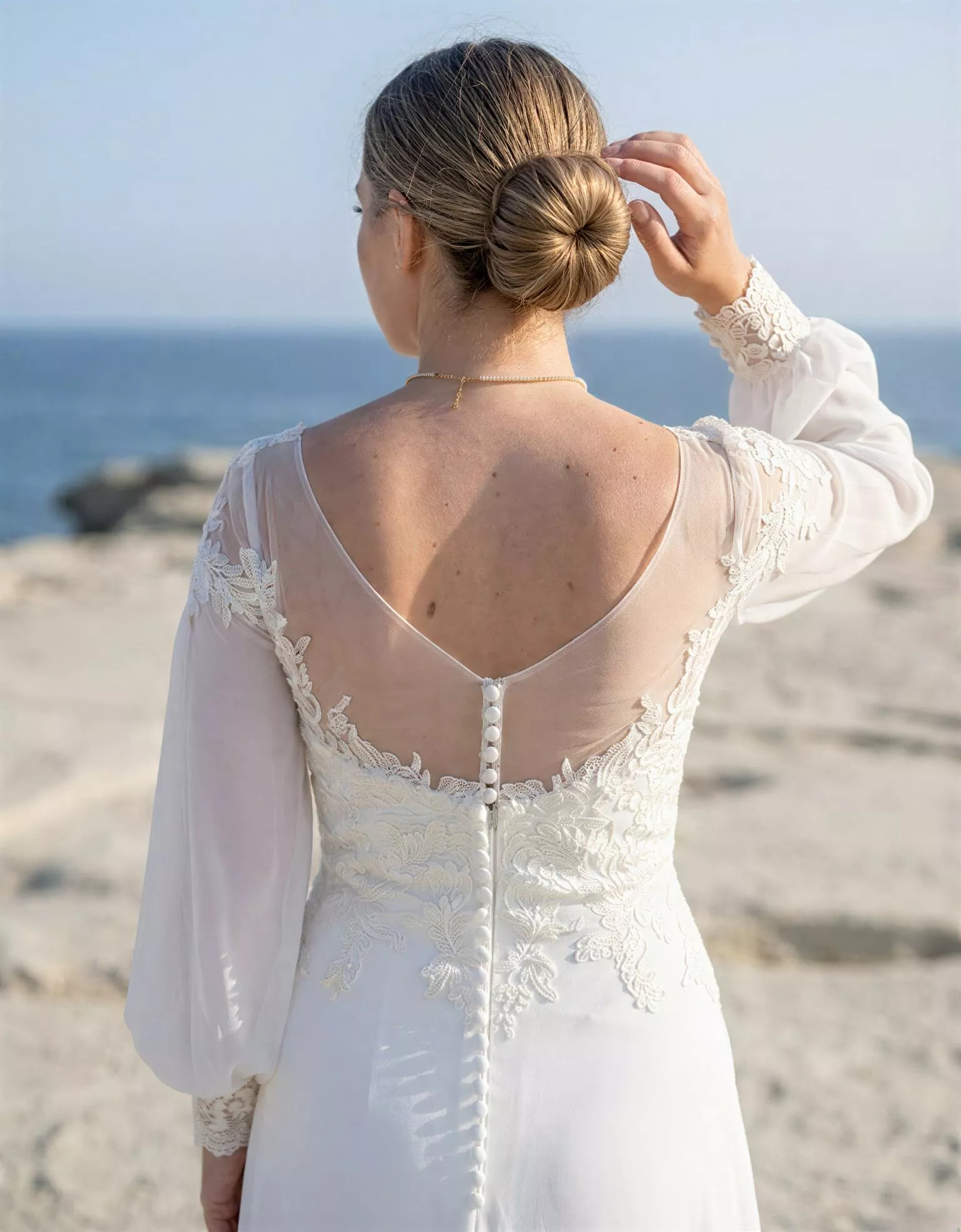 vestido-novia-eucalipto-atelierboheme-encaje-escoteenv-espaldaenv-atelierdebodas